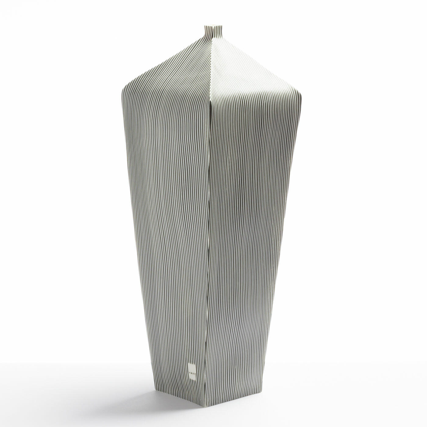 Striped tapered vessel JA512Y13