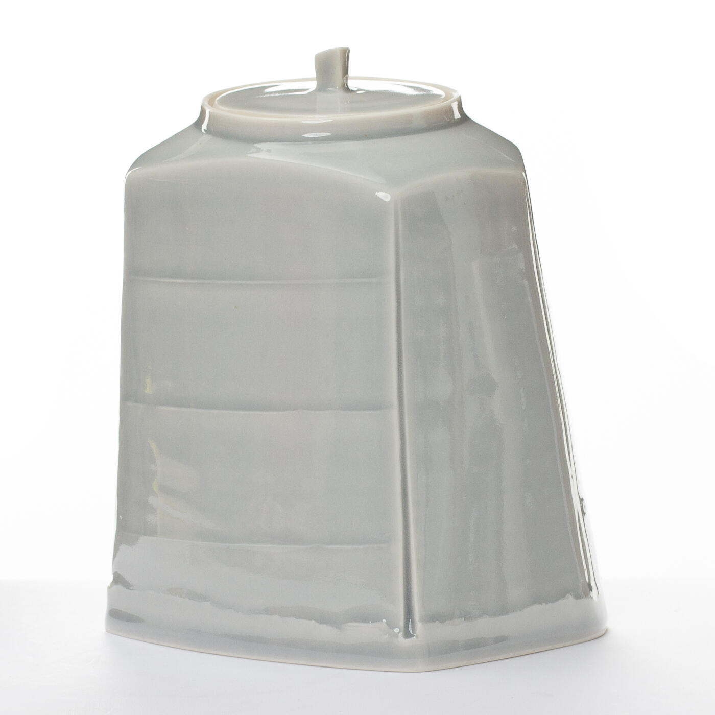 pale lidded jar CC337Y36