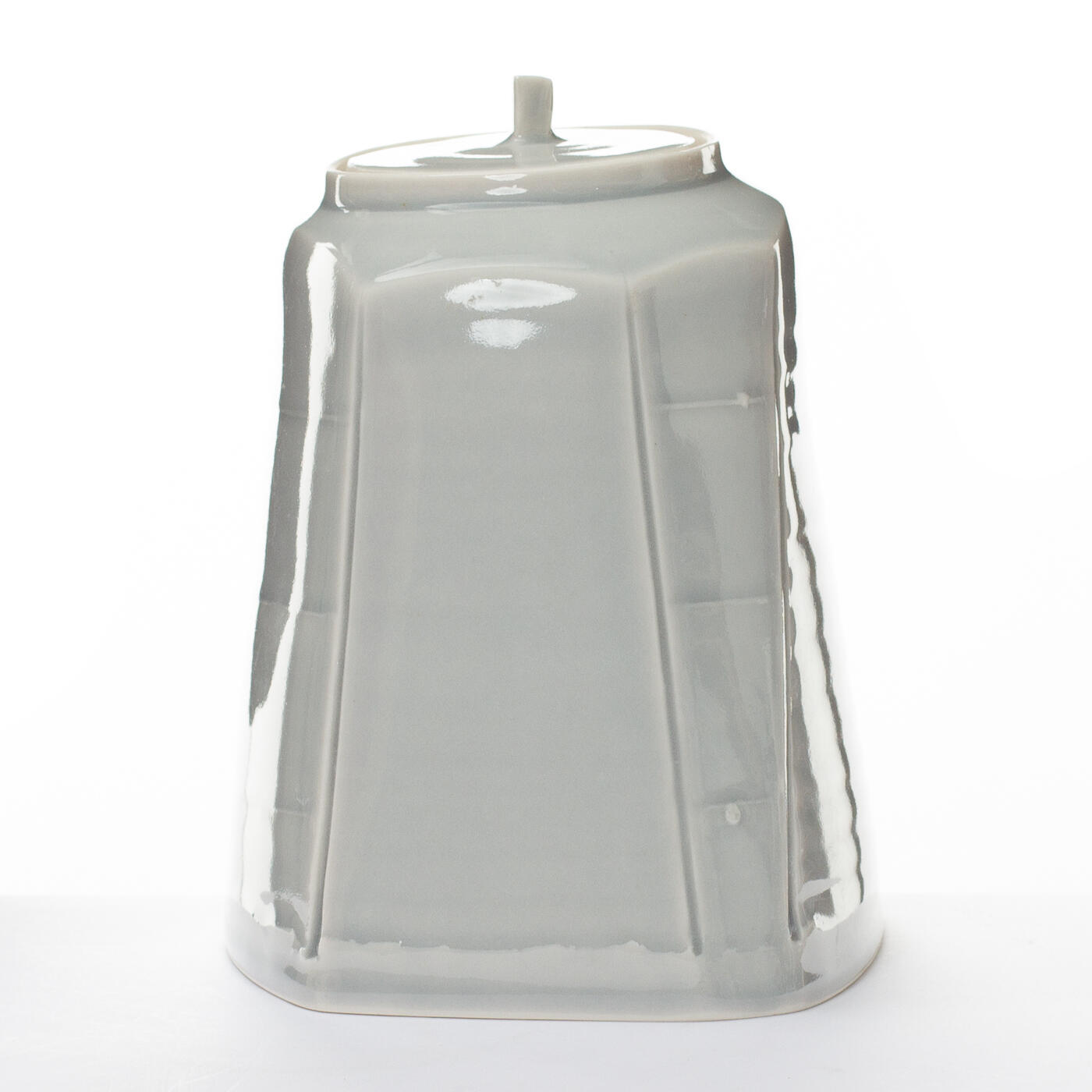 pale lidded jar CC337Y36