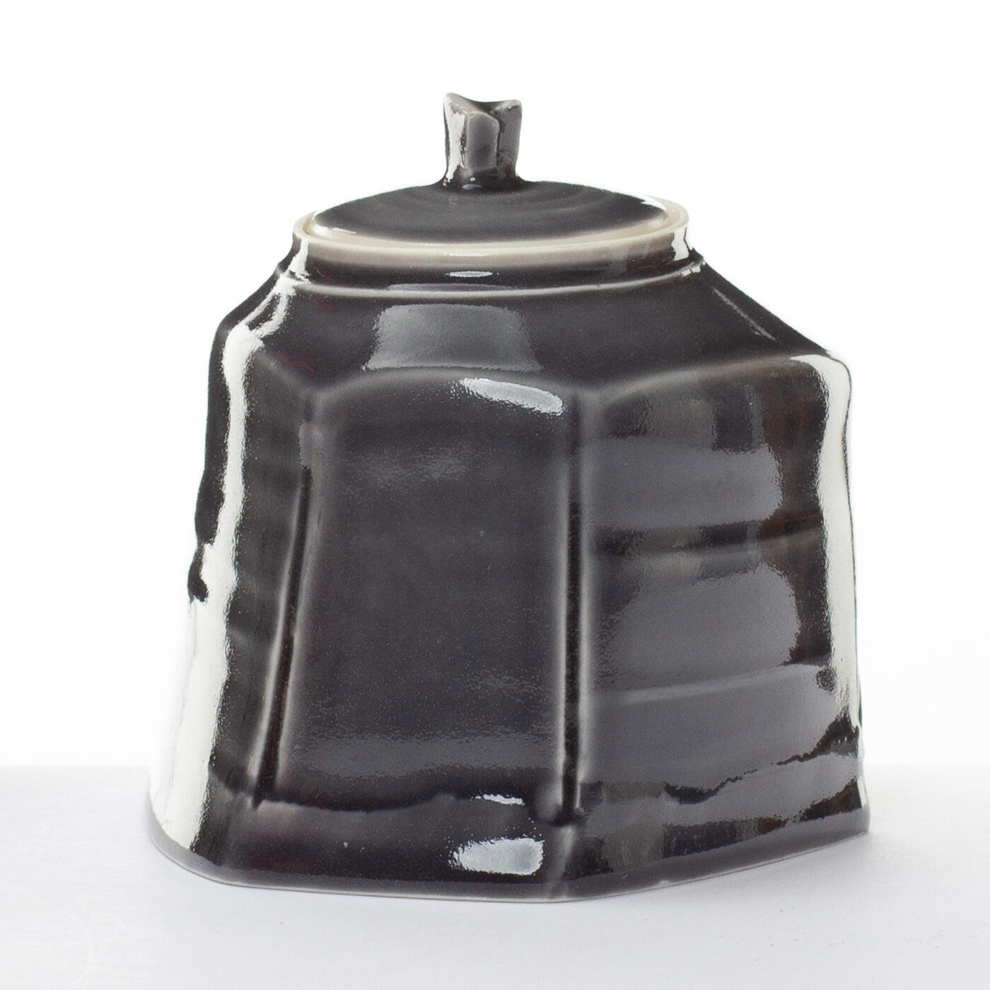 dark lidded jar CC337Y39