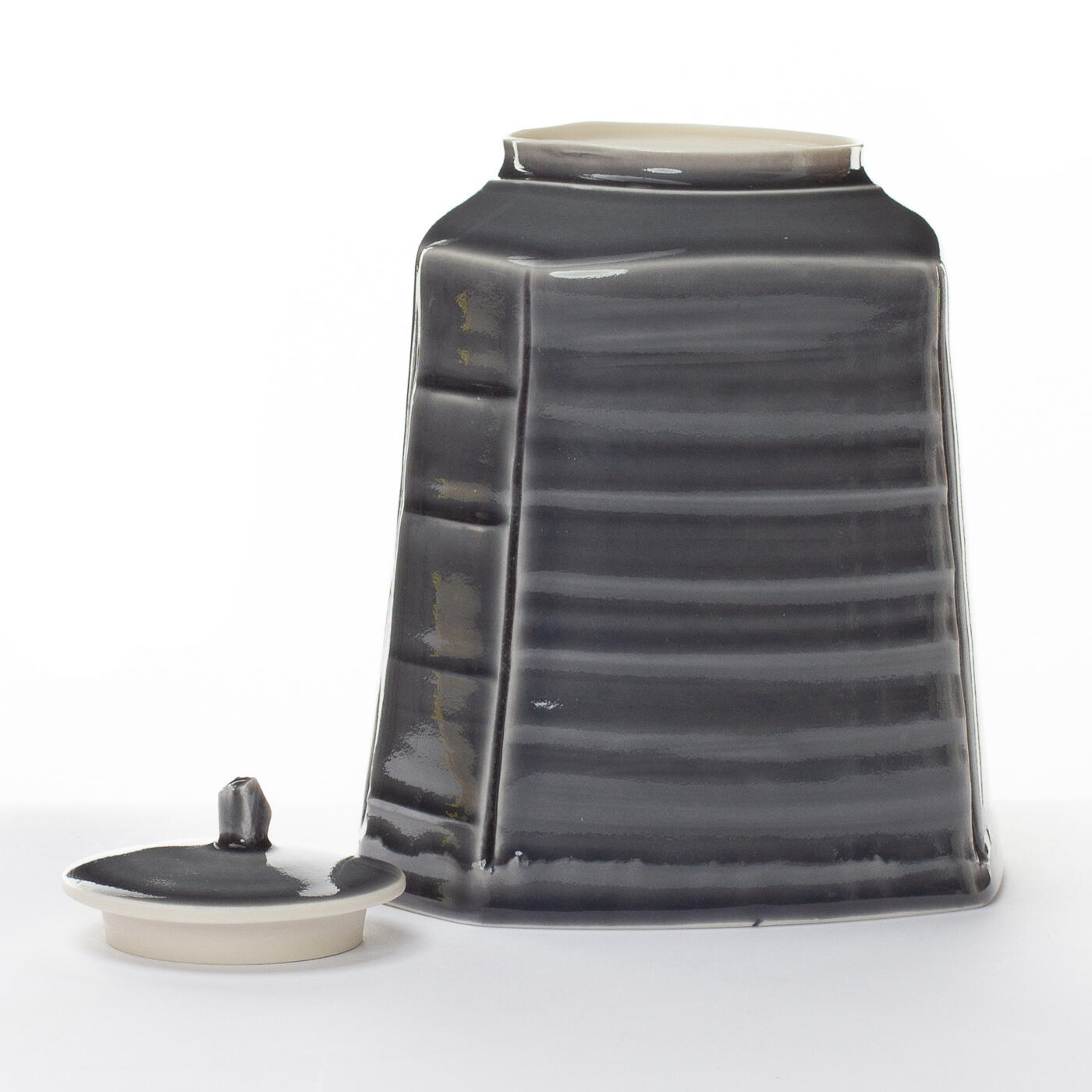 dark lidded jar CC337Y40