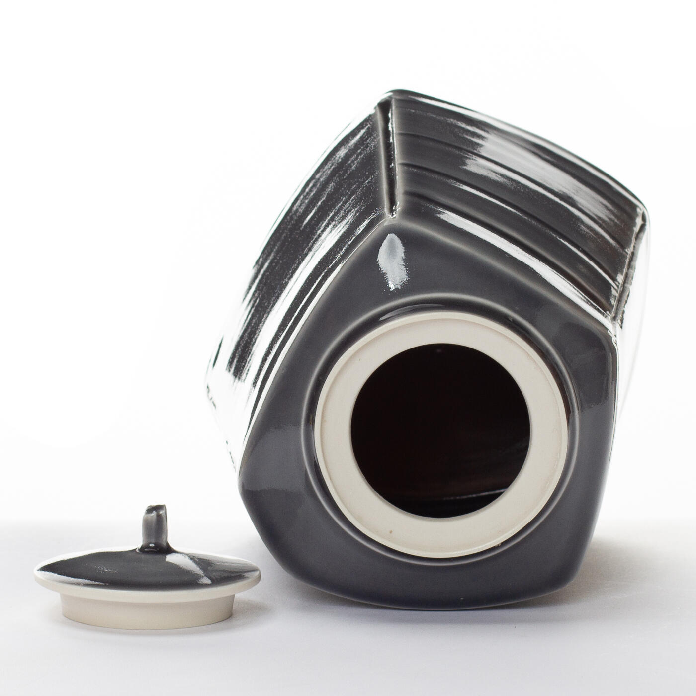 dark lidded jar CC337Y40