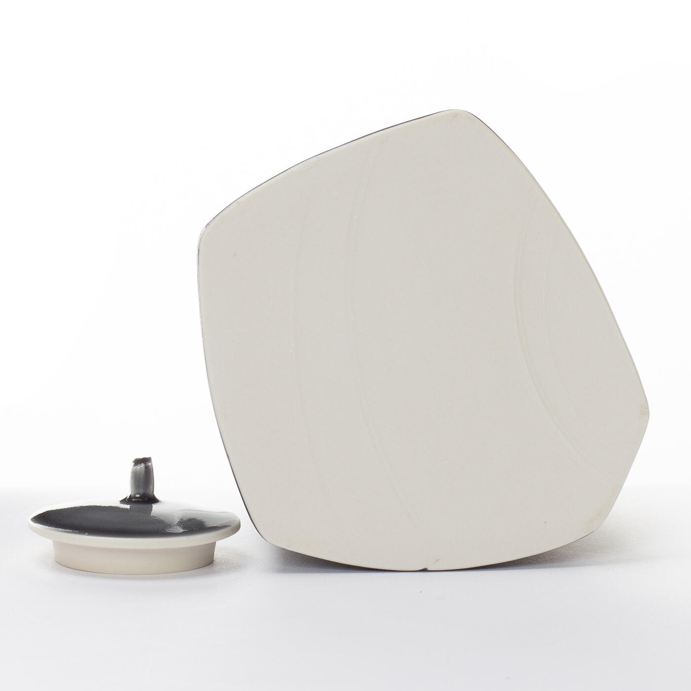 dark lidded jar CC337Y40