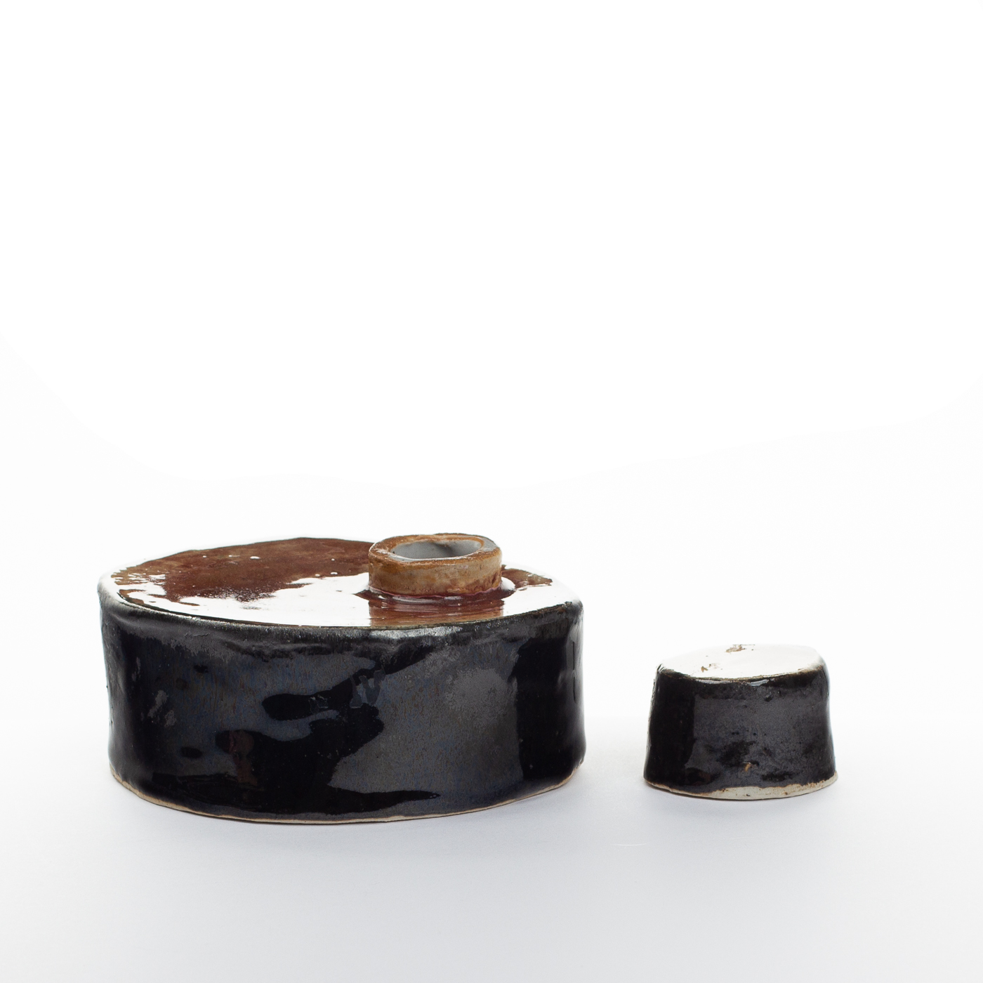 lidded vessel CW406Y289