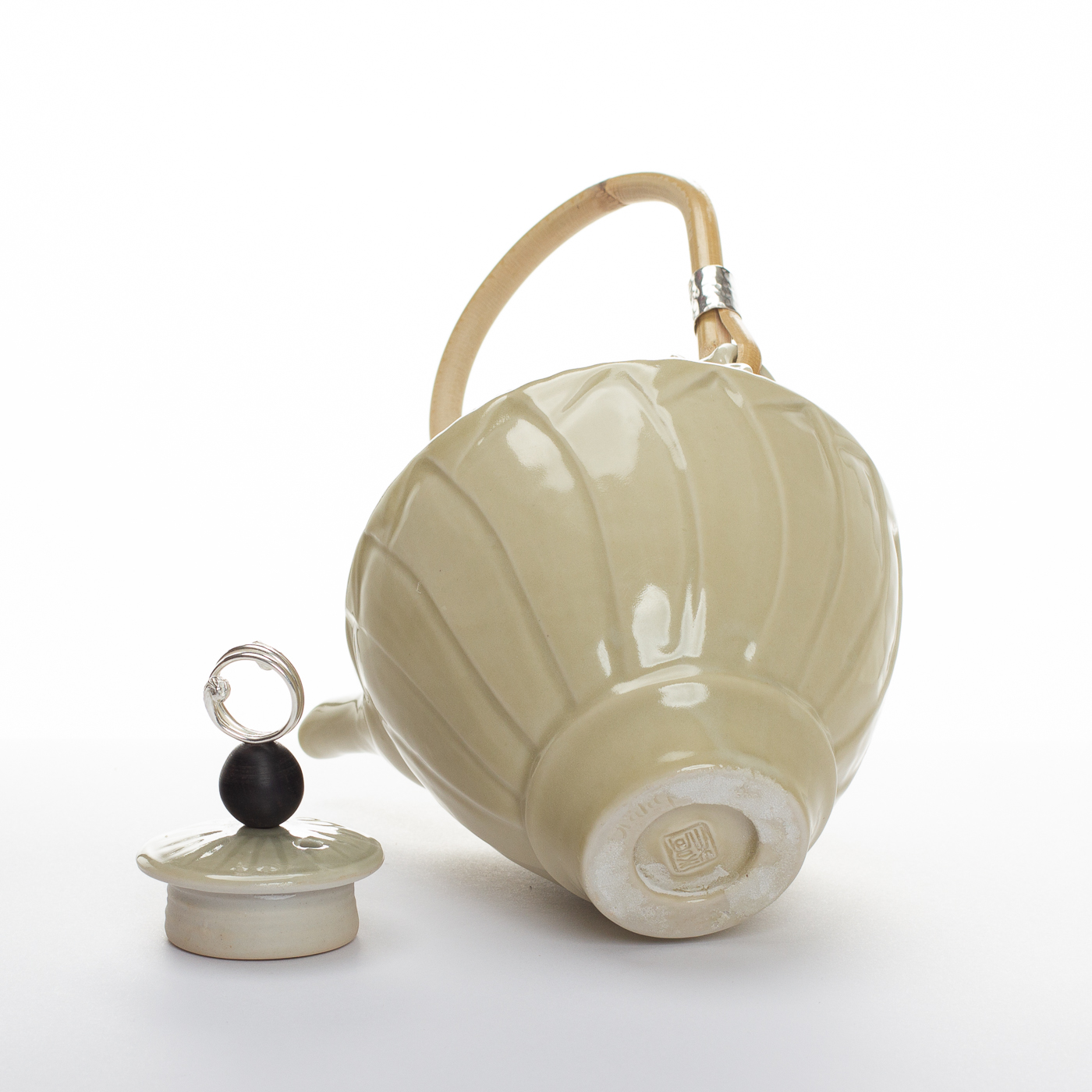 carved teapot BD110Y225