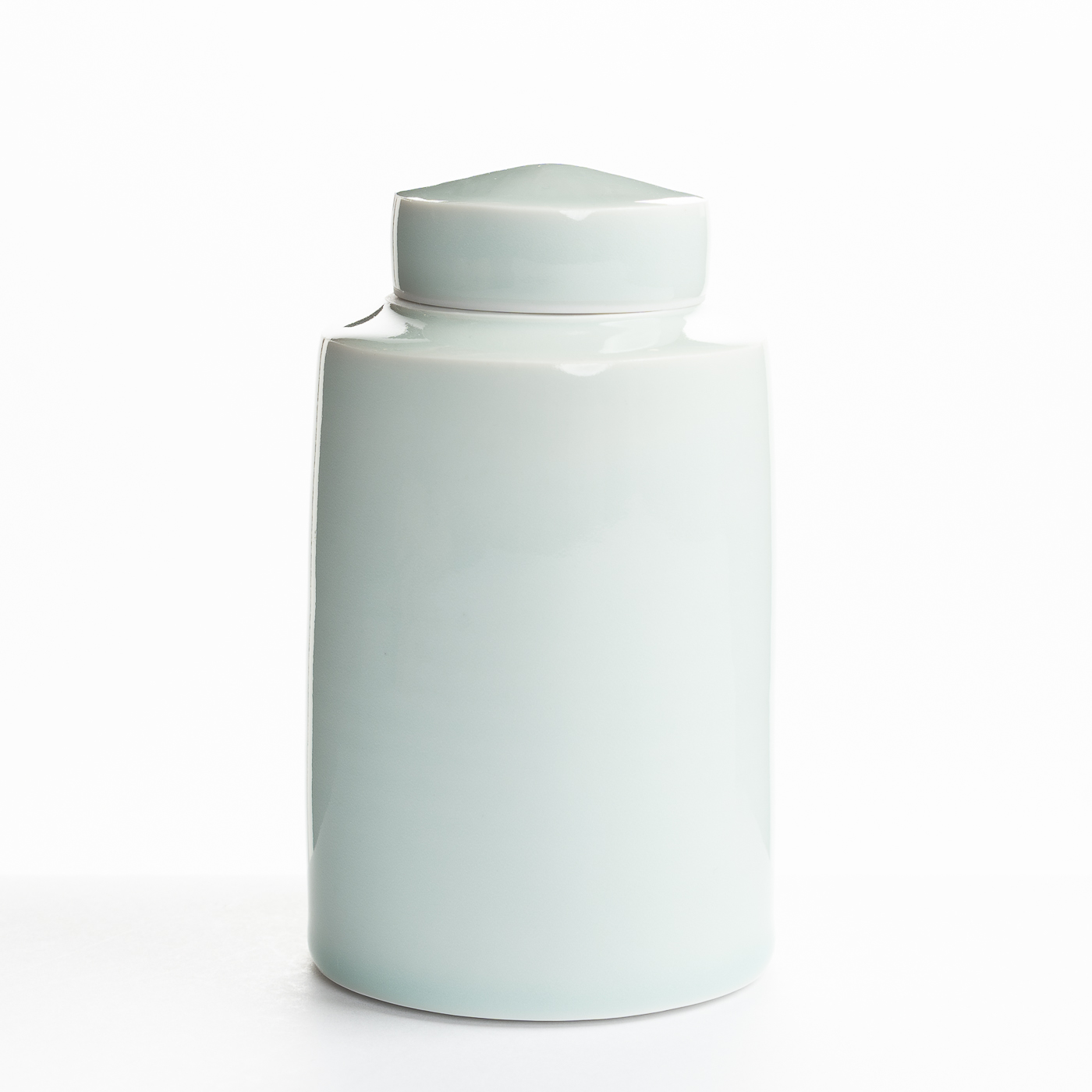 Lidded jar CK233Y1537