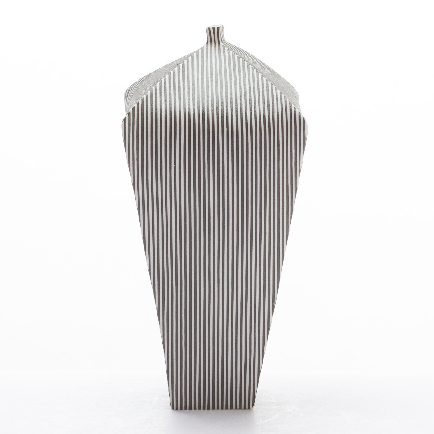 Striped tapered vessel JA512Y16