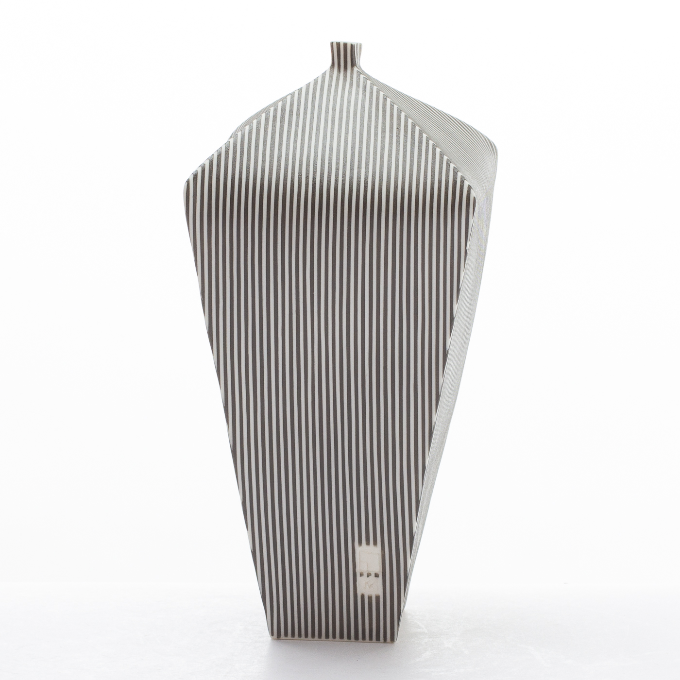 Striped tapered vessel JA512Y16