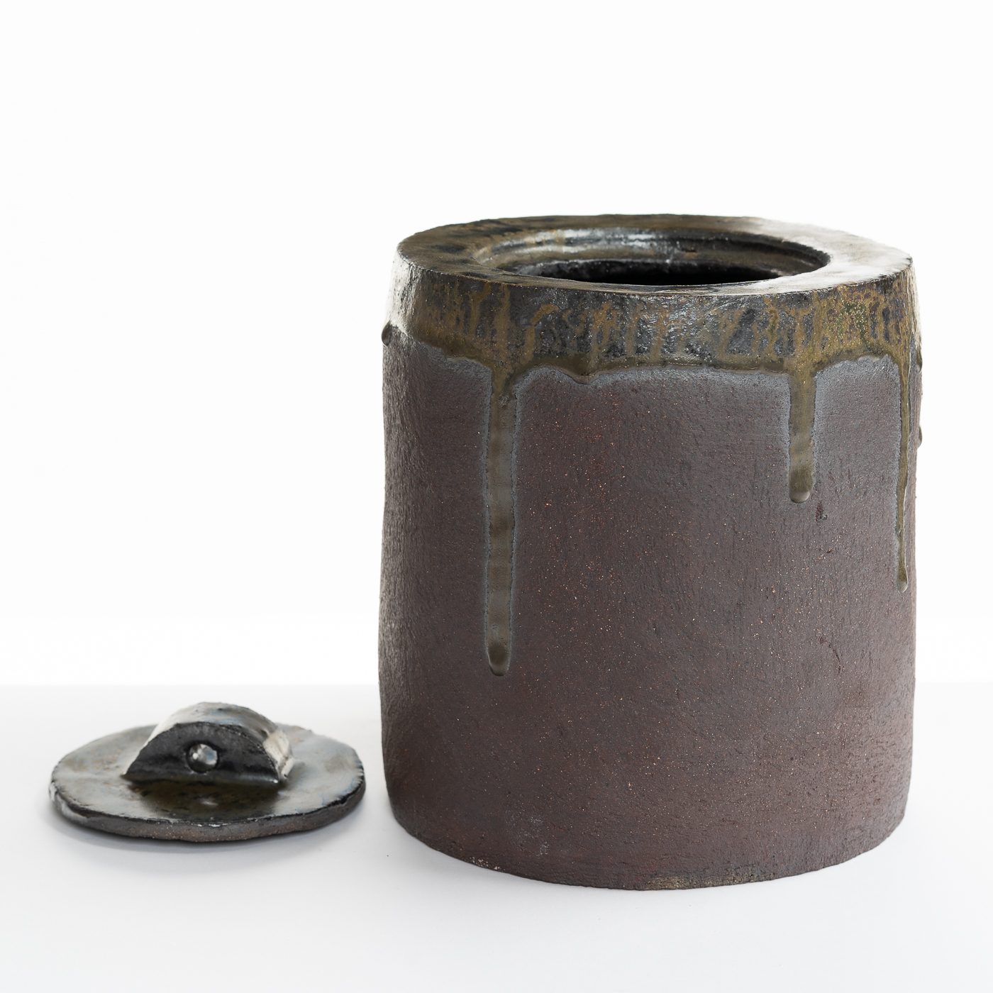 Lidded jar PP389Y165