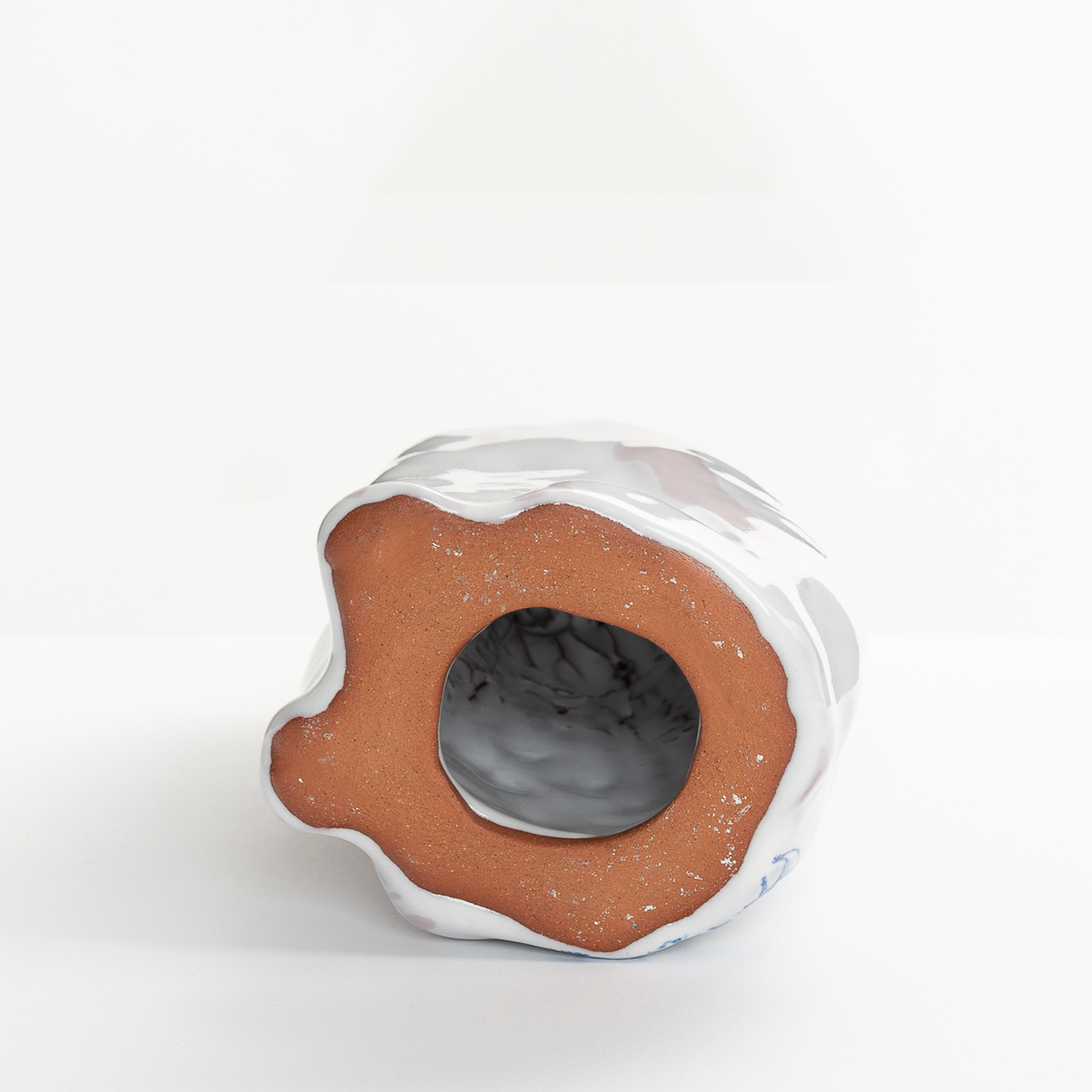 Coy Cat with Owl AM386Y38