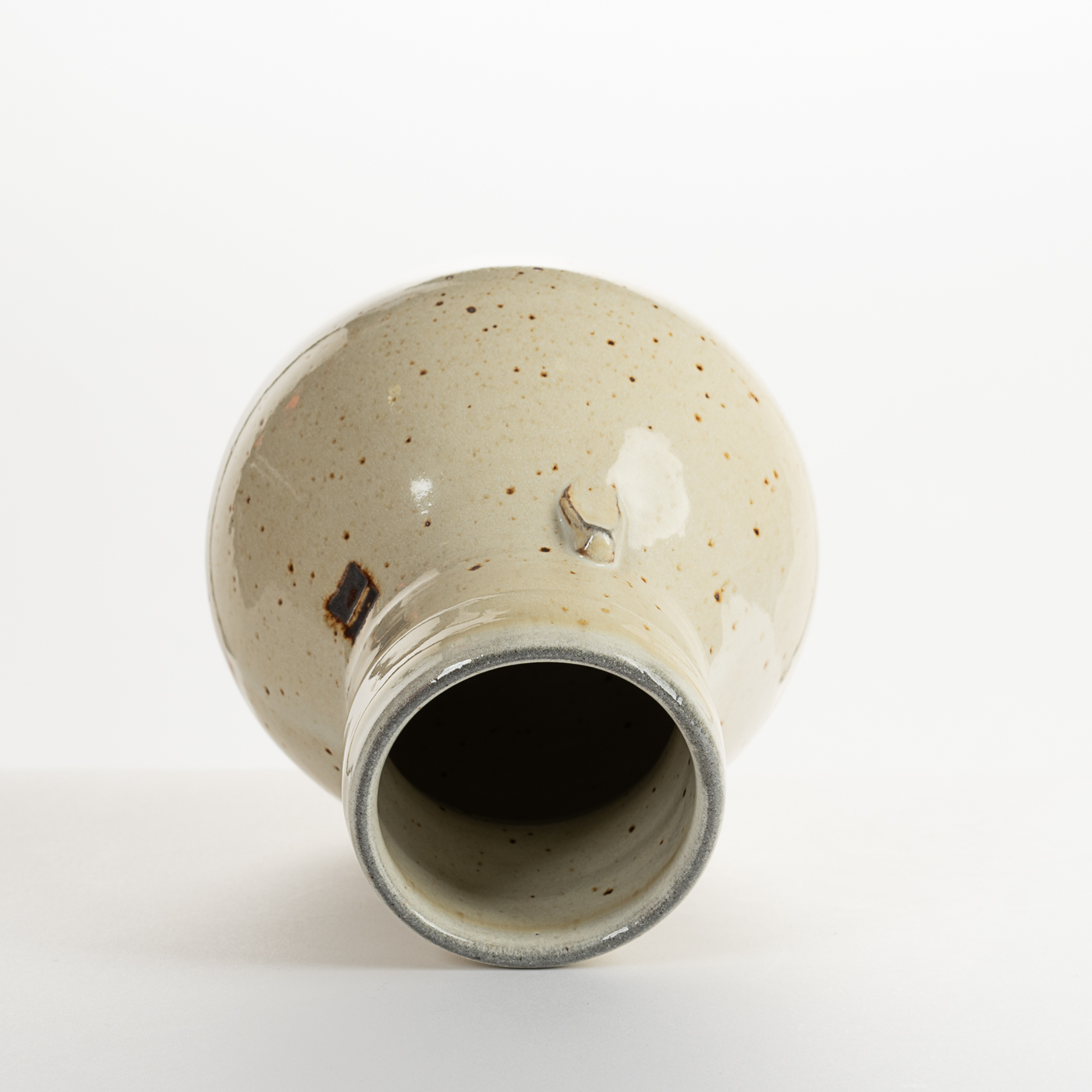 Large Lugged Vase JJ4X949