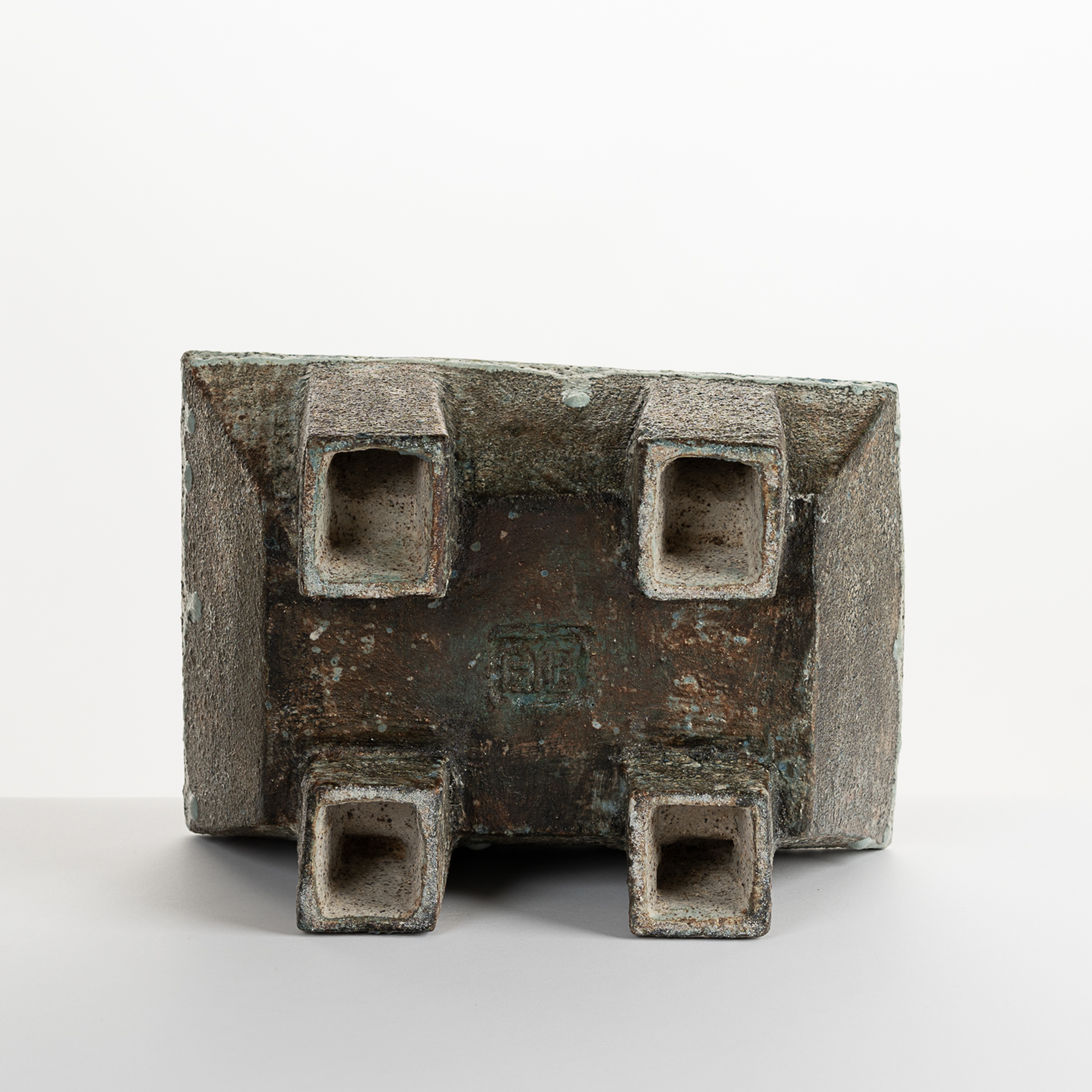 Rectangular Footed Vessel PP389Y187