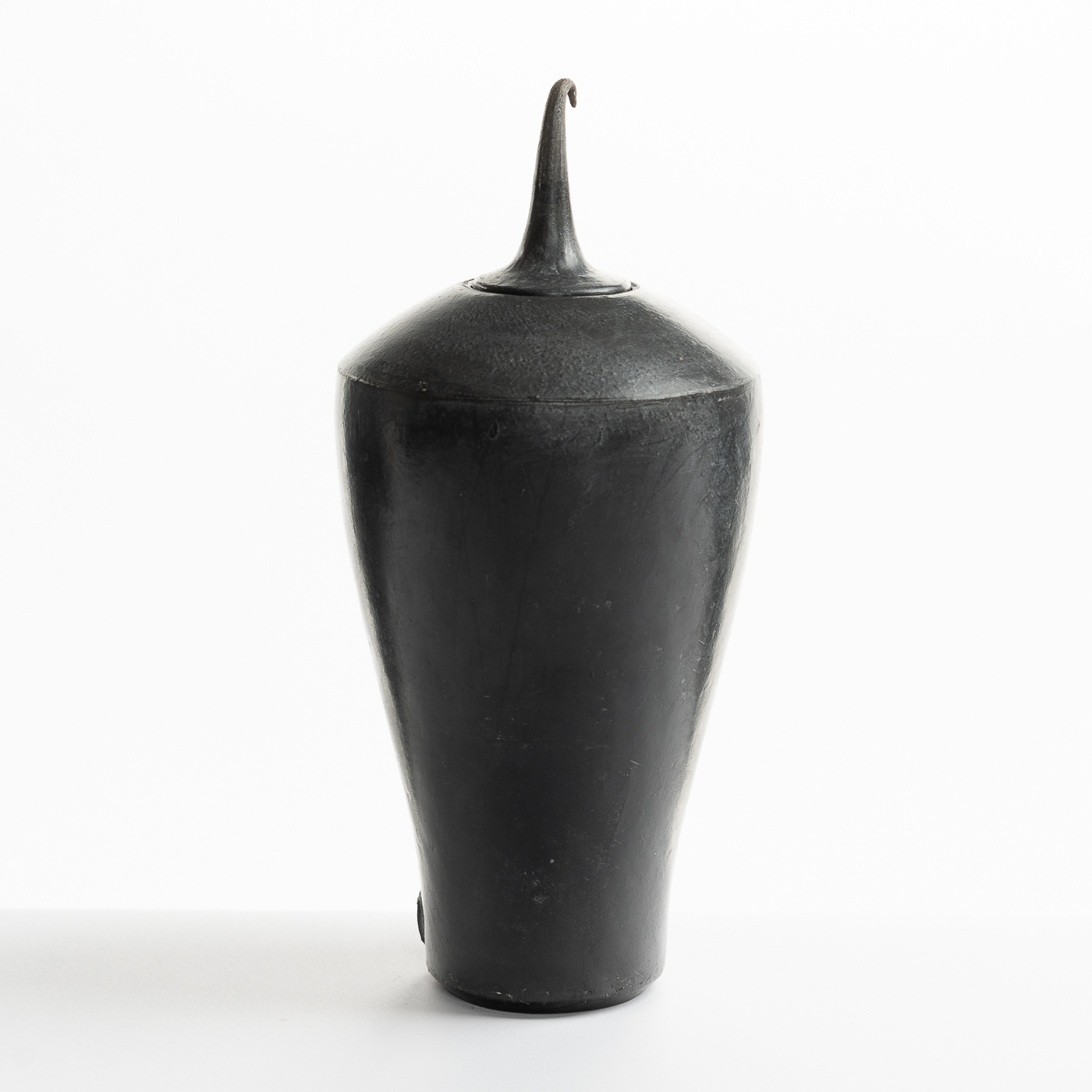Black Lidded Vessel TA44Y141