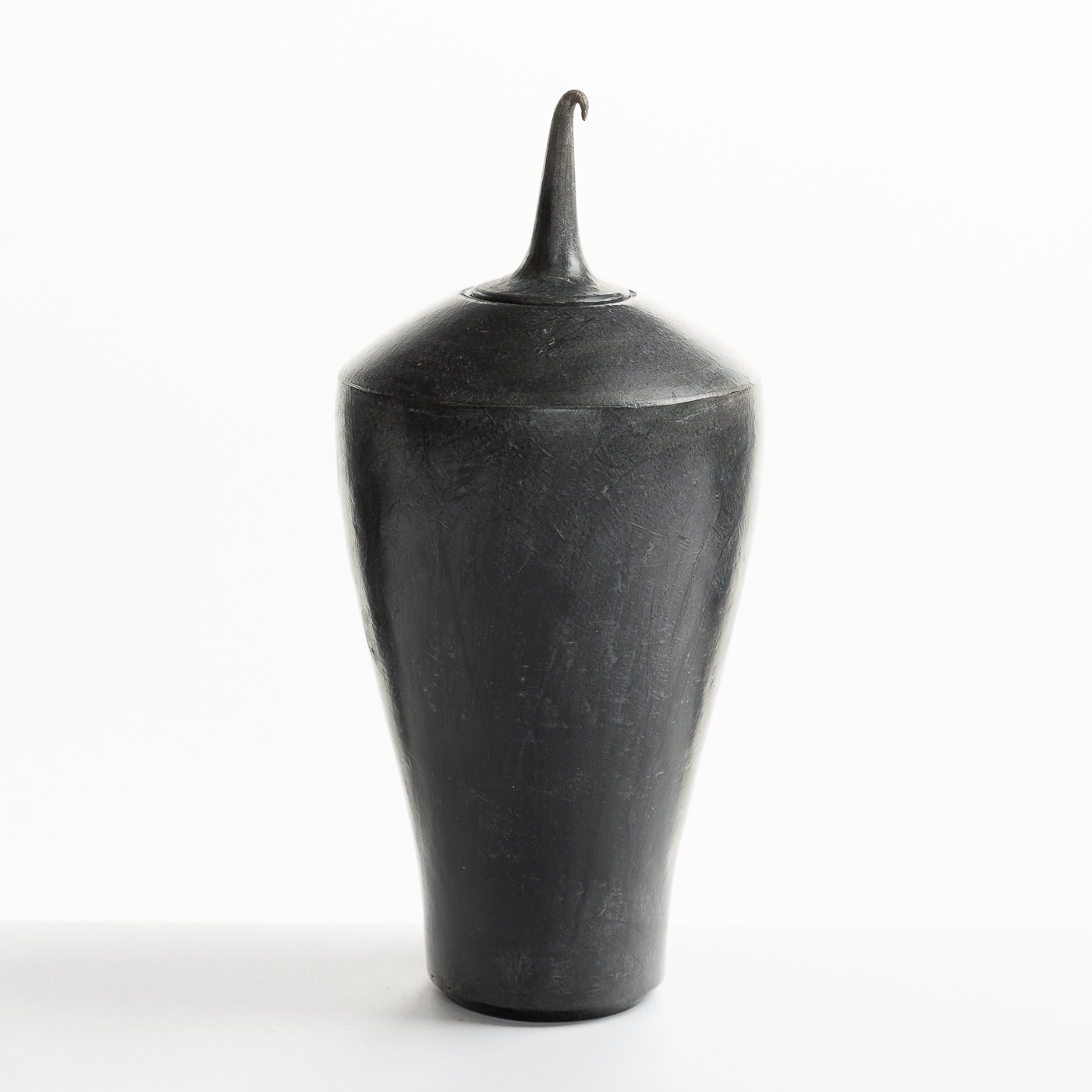 Black Lidded Vessel TA44Y141