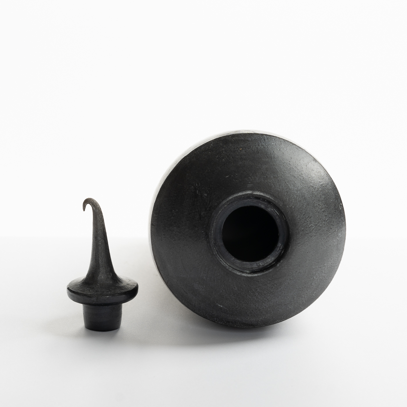 Black Lidded Vessel TA44Y141