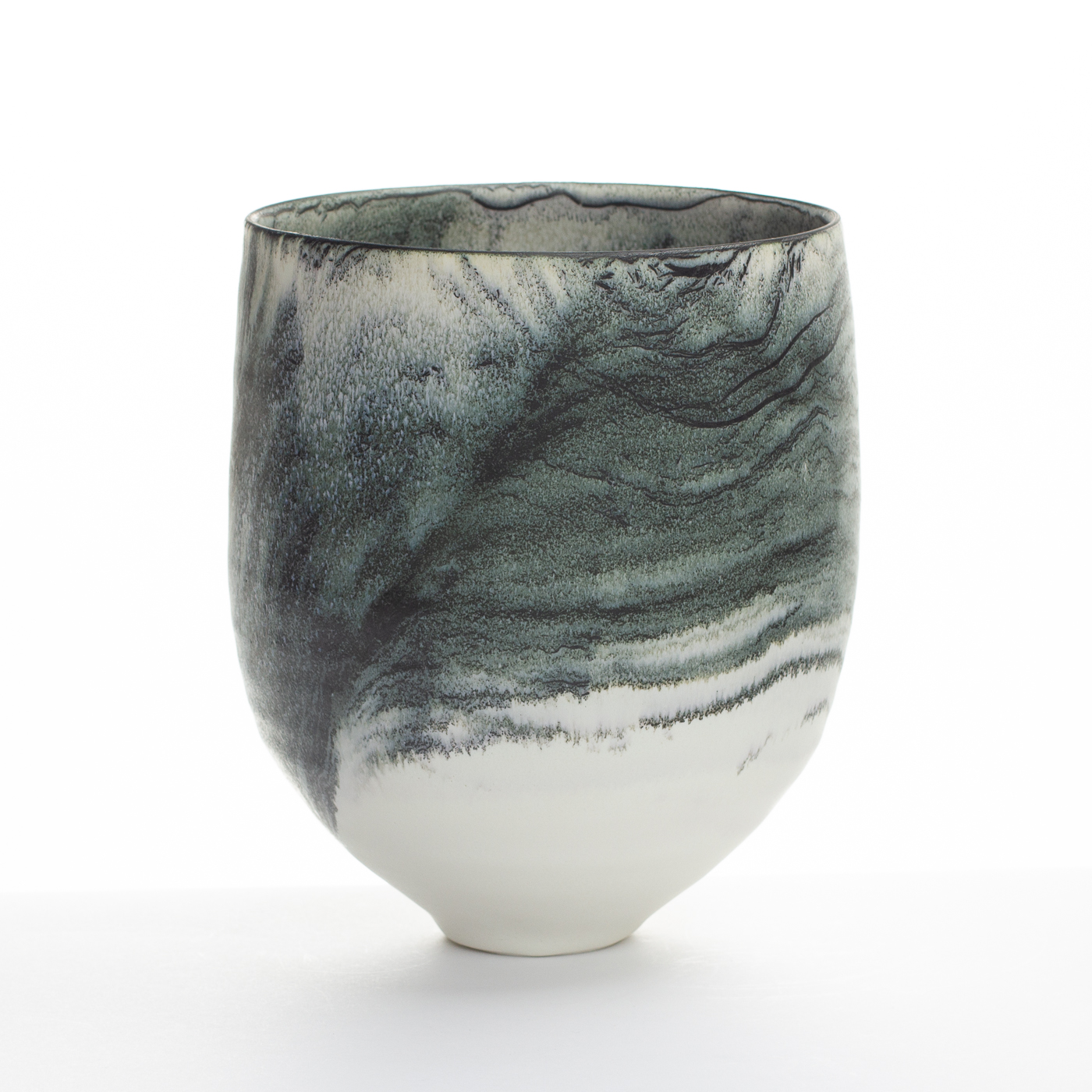 Porcelain vessel KC225Y452