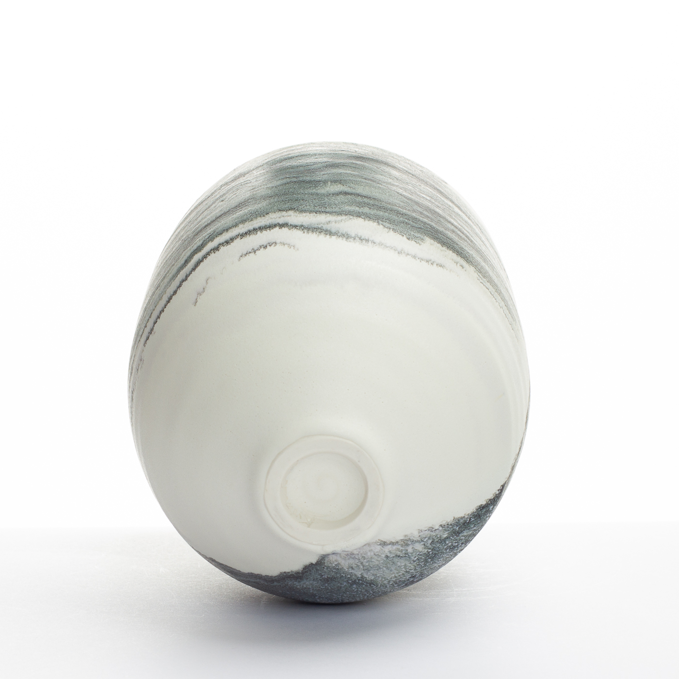 Porcelain vessel KC225Y452