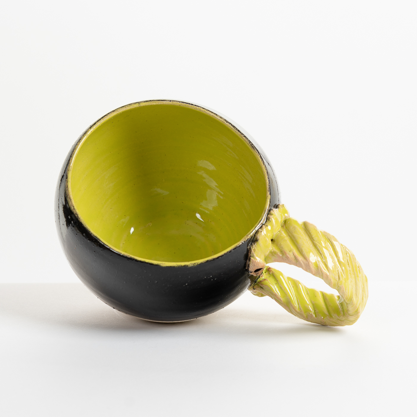 Round Mug lime green/shiny black LMS469Y66