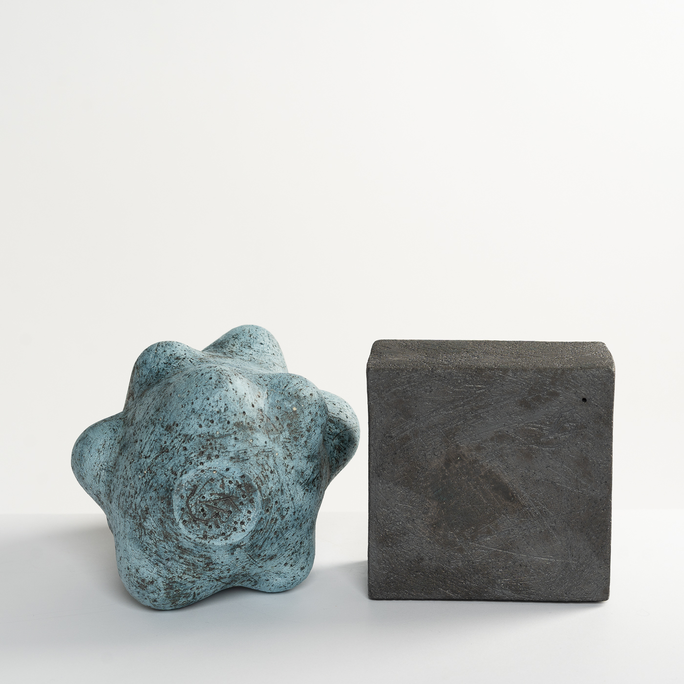 Pale Blue Cloud Vessel with Ceramic Plinth KB561Y20