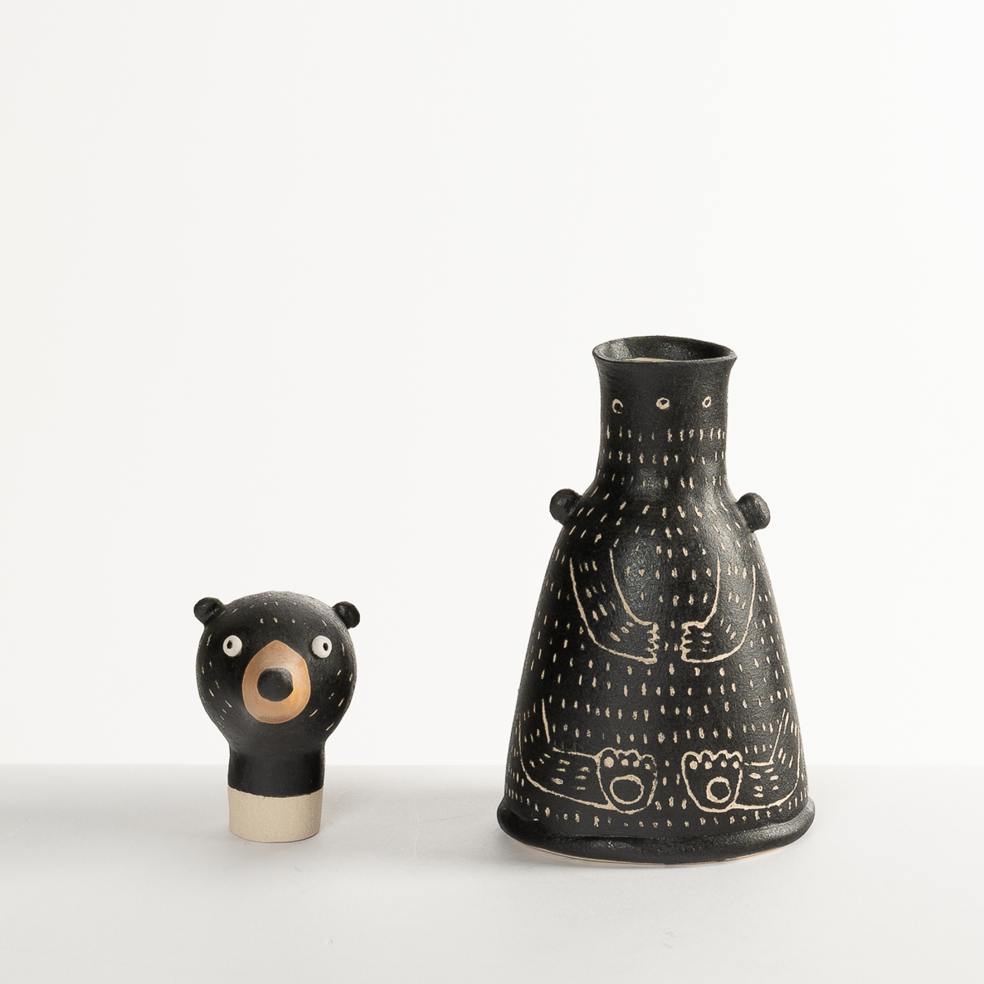 Black Bear Bottle MT509Y81