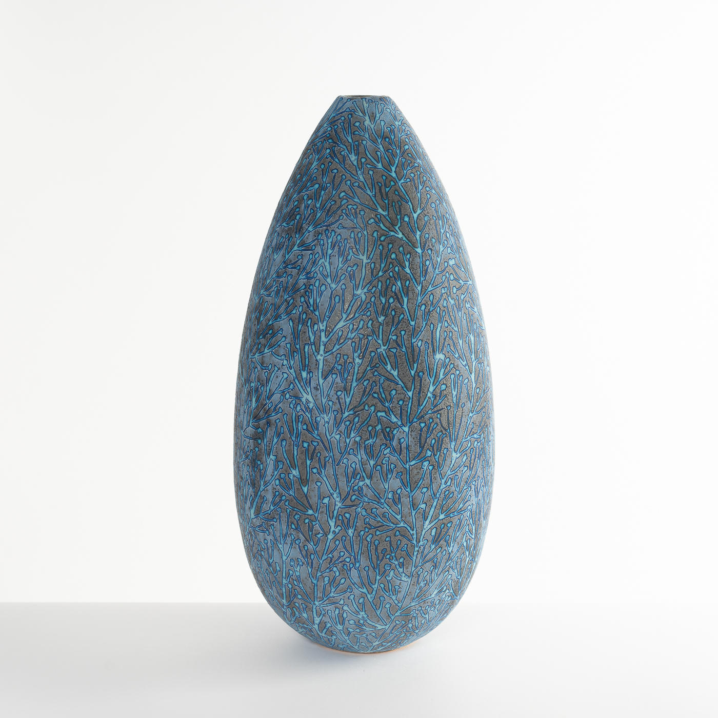 PB161X570 Conical dark blue vessel
