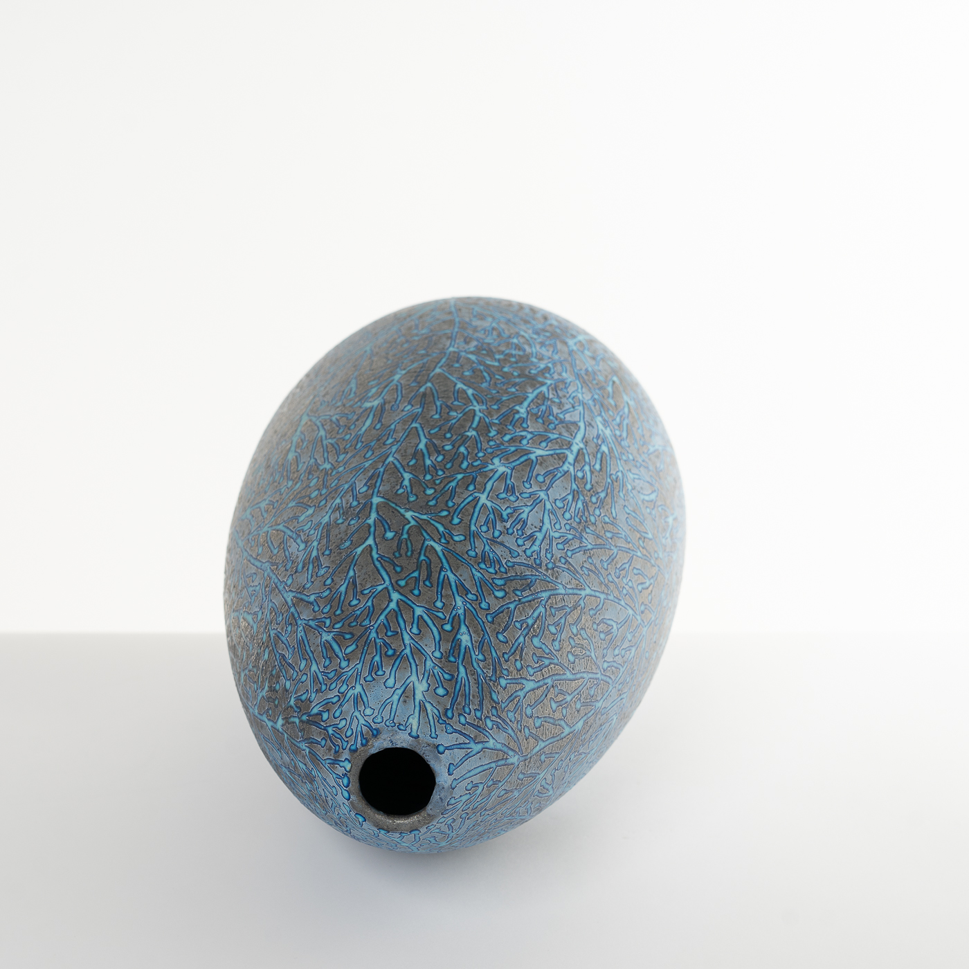 PB161X570 Conical dark blue vessel