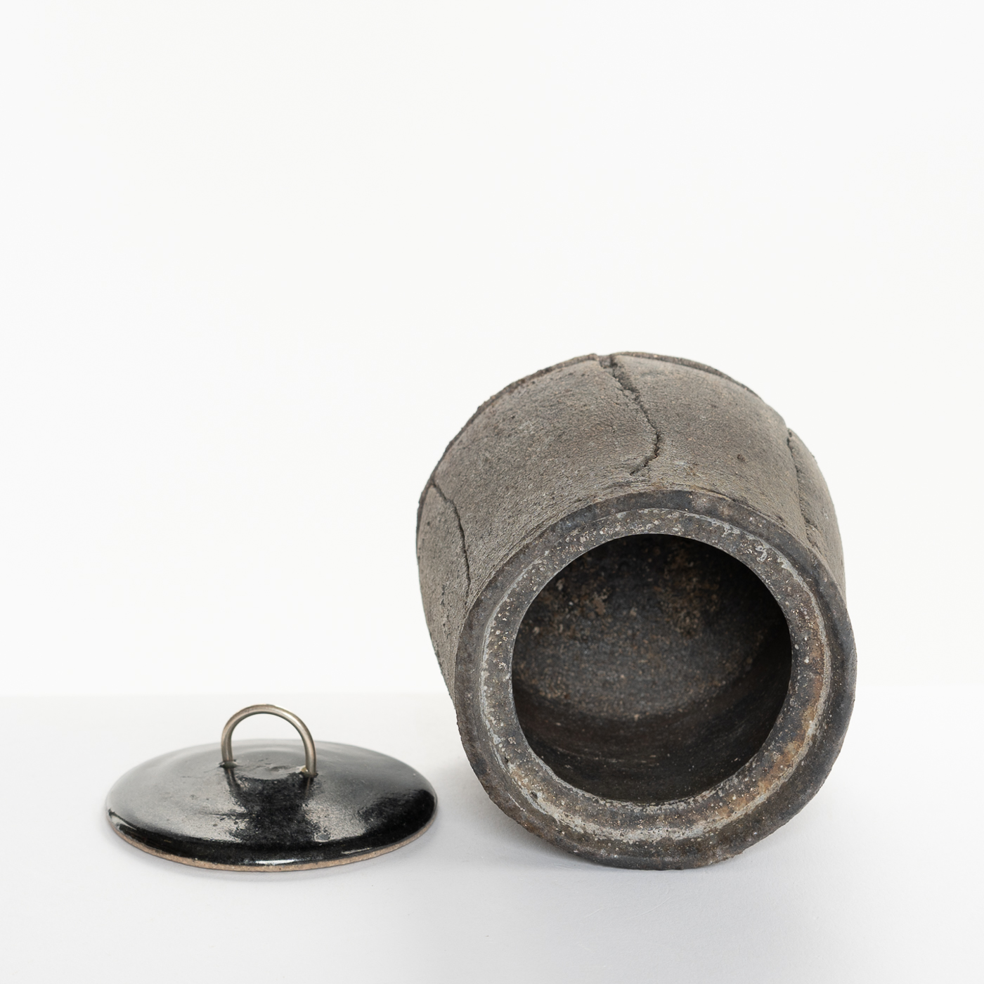 Black lid jar SP372Y290