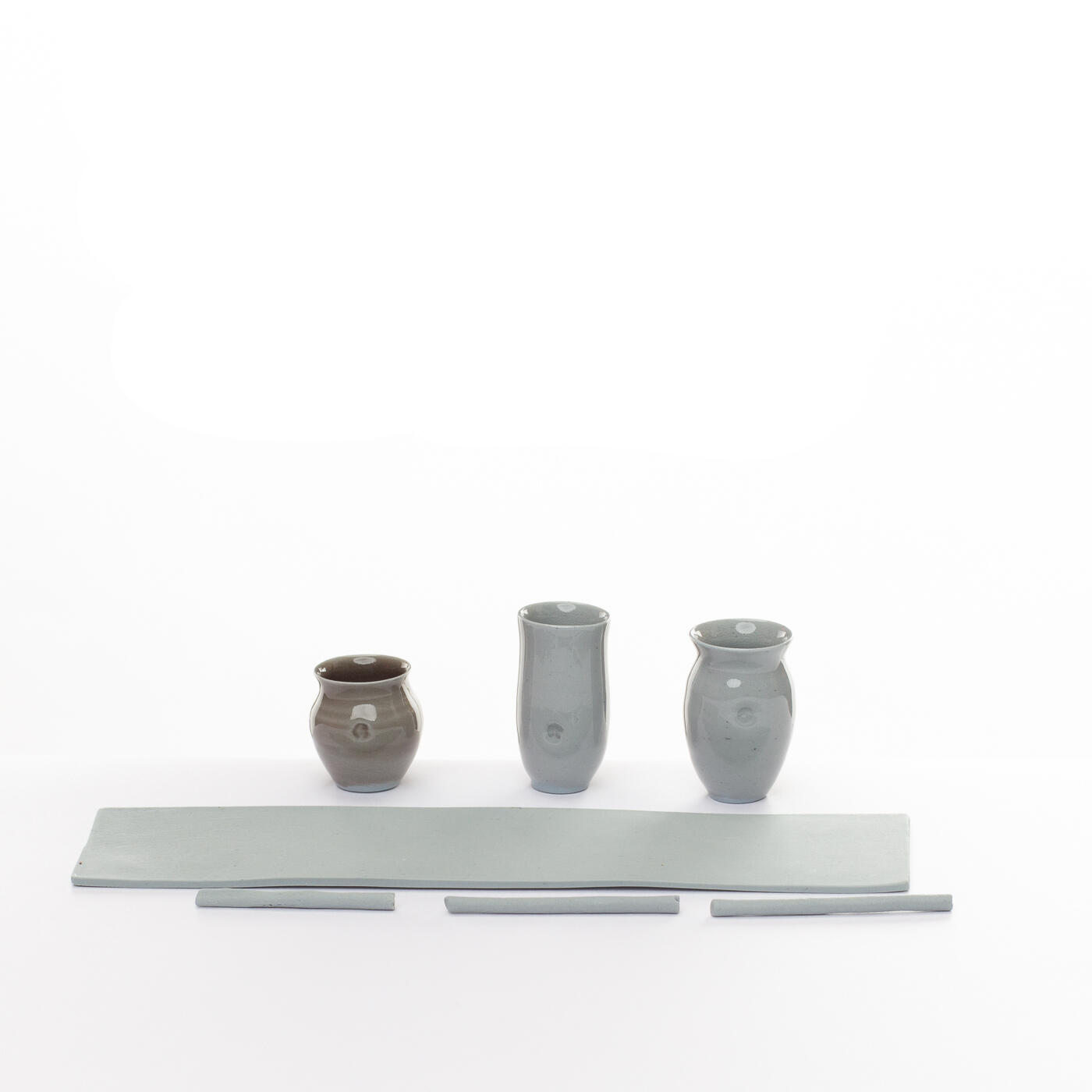 three grey vessels RH536Y5