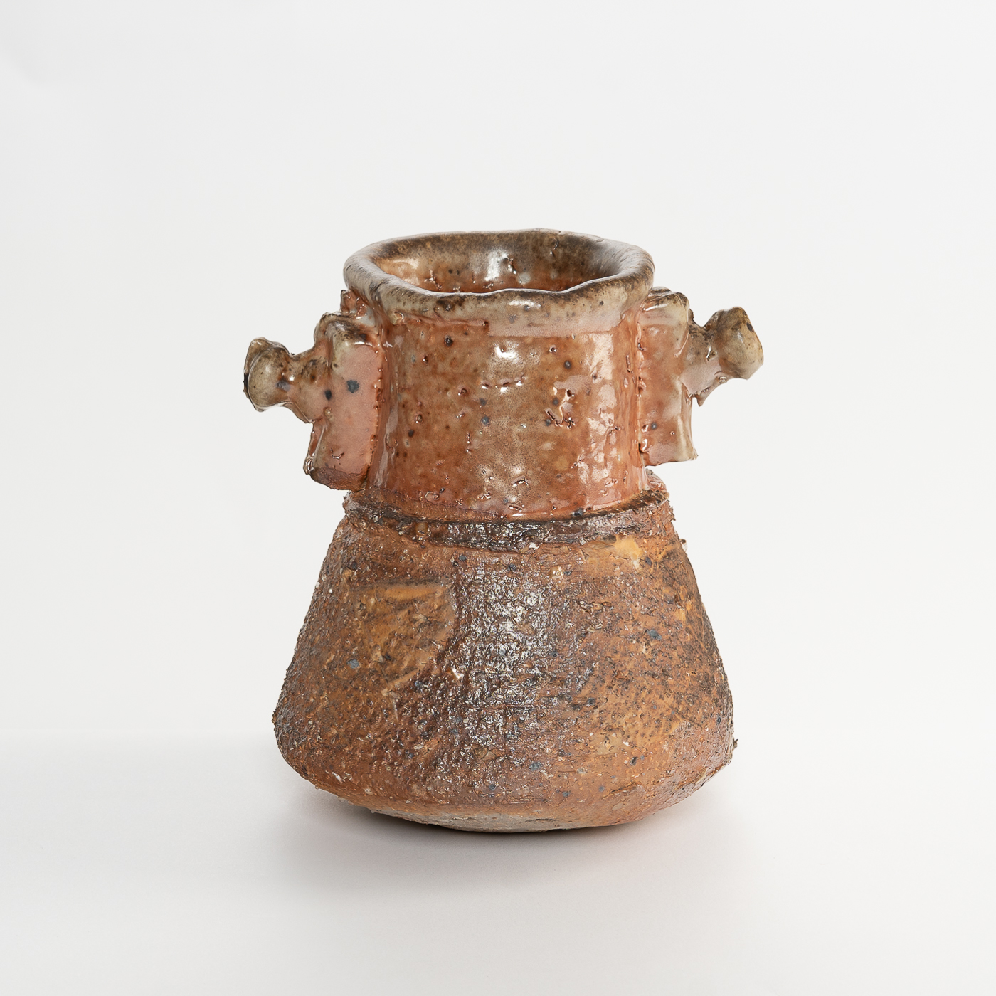 BB365Y44 Lugged Vessel