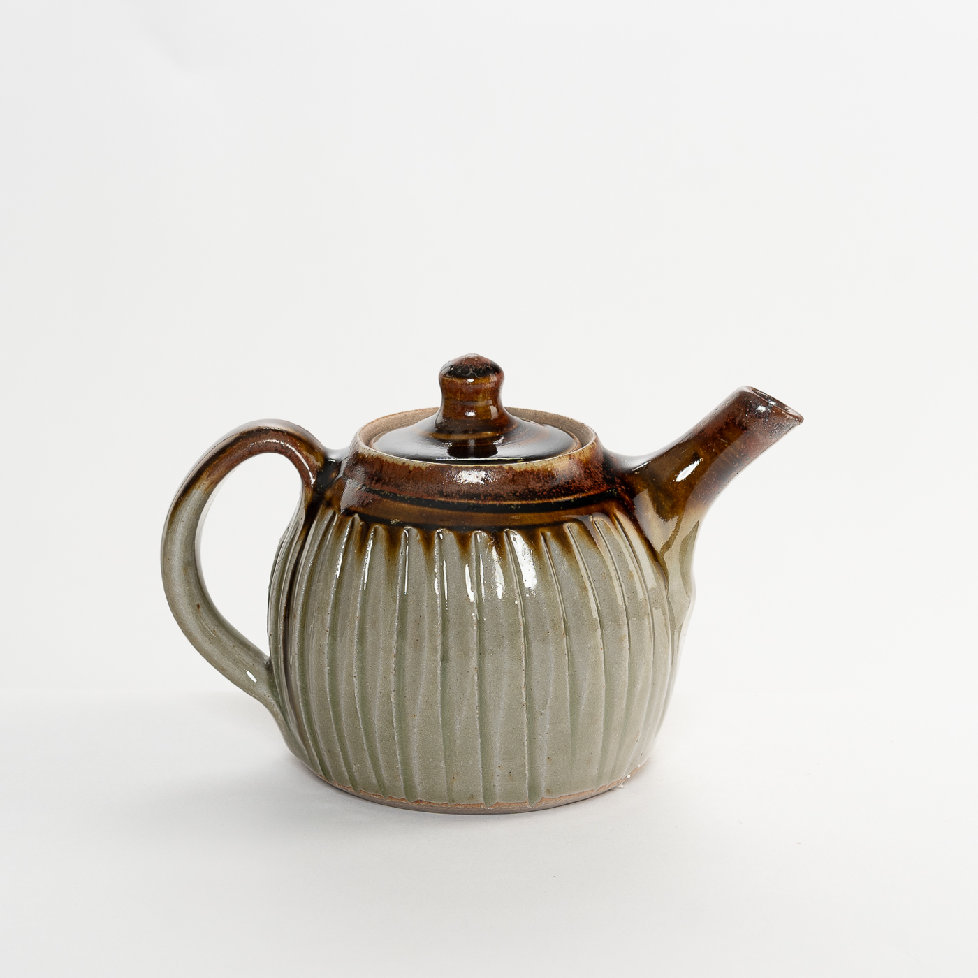 JJ4X955 Small Fluted Teapot