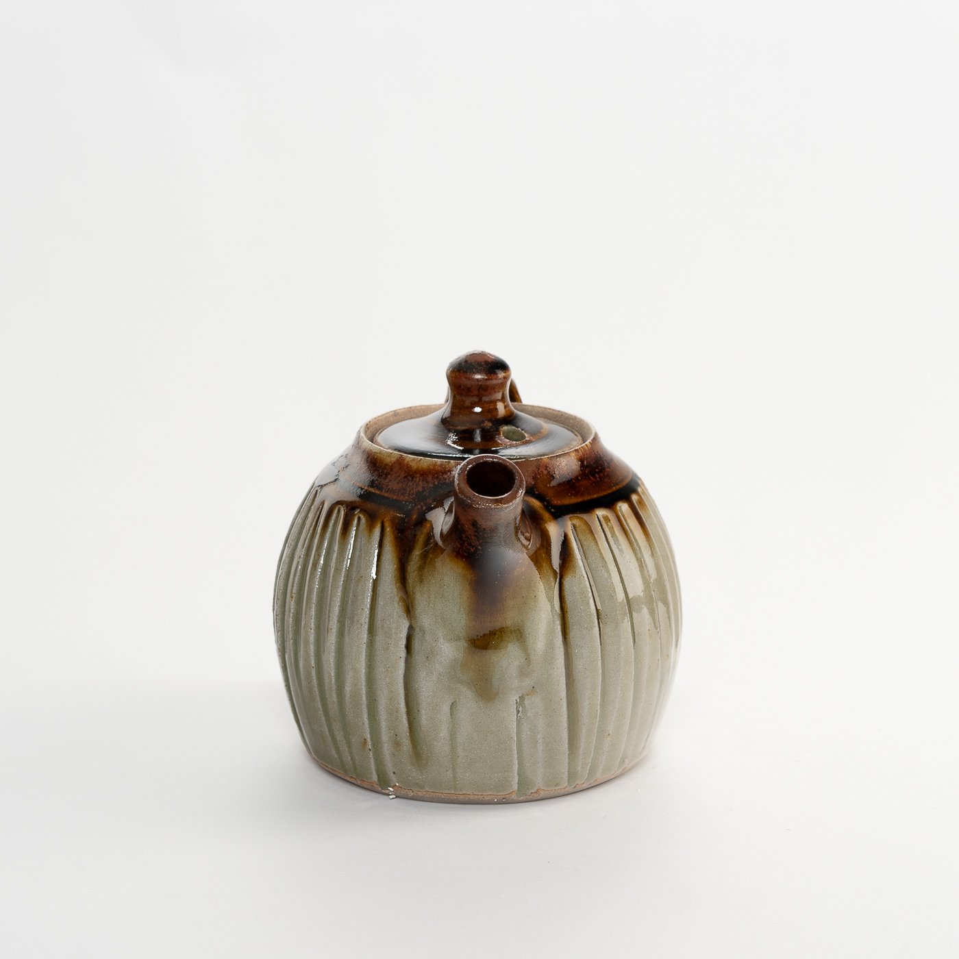 JJ4X955 Small Fluted Teapot