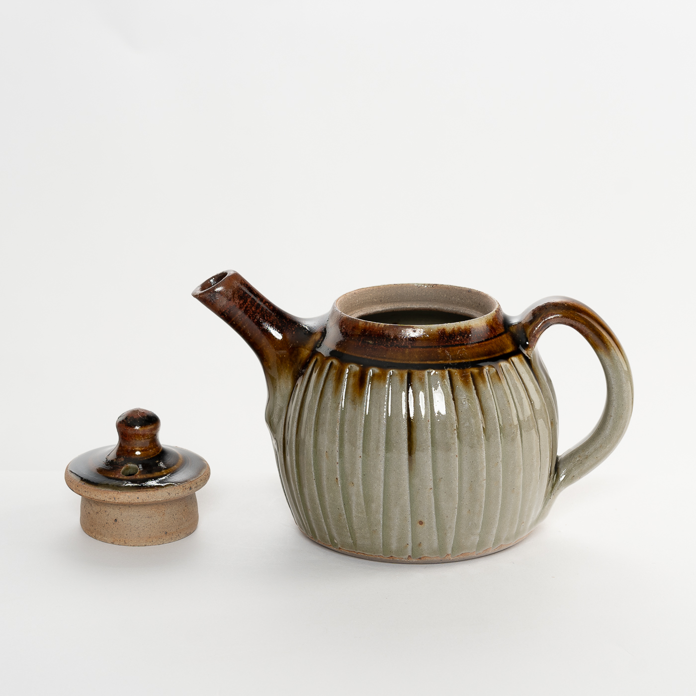 JJ4X955 Small Fluted Teapot