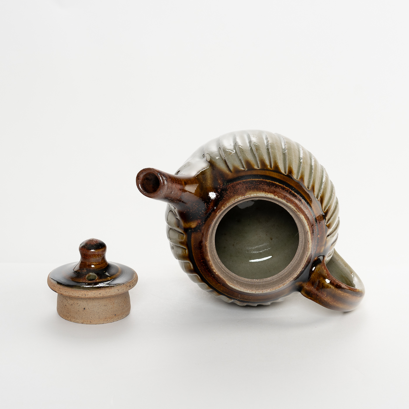 JJ4X955 Small Fluted Teapot