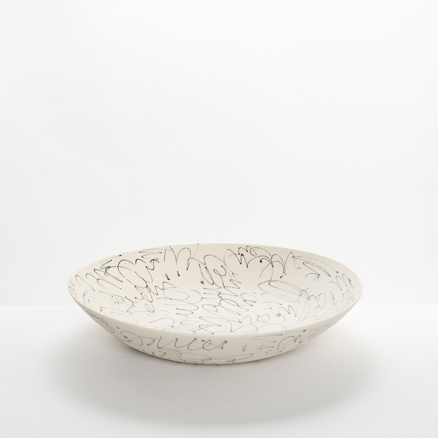 AT488Y423 Large Wide Bowl Black Scribbles