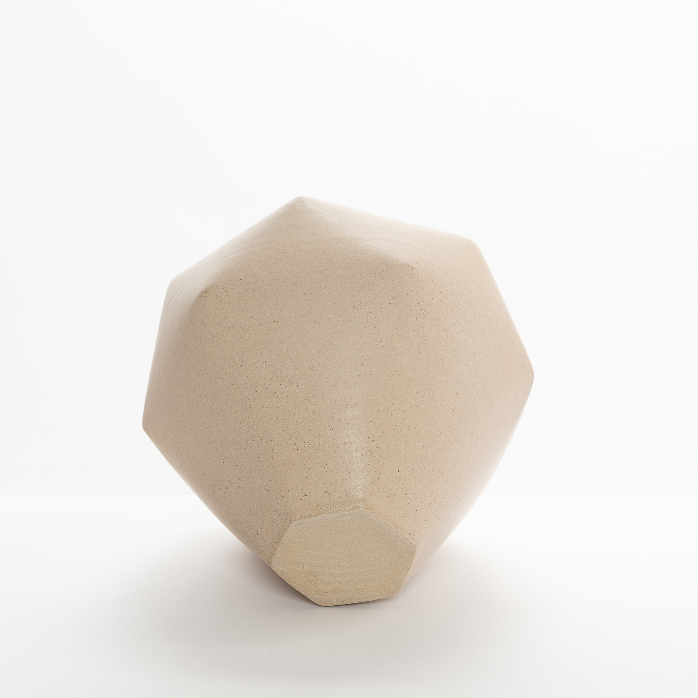 SK324Y52 Large beige vessel