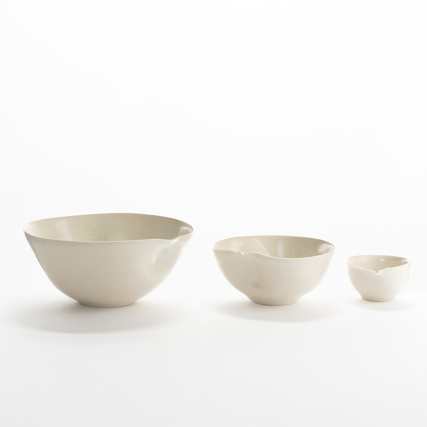 HK293Y432 Magnolia Dances Set of 3 Bowls