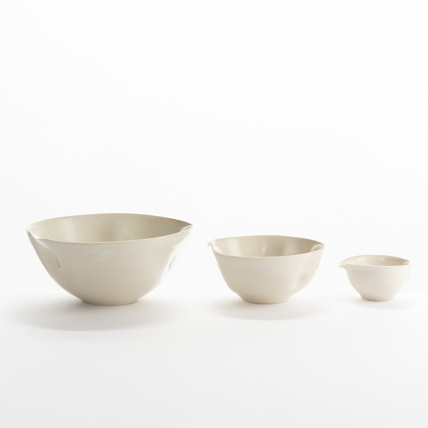 HK293Y432 Magnolia Dances Set of 3 Bowls