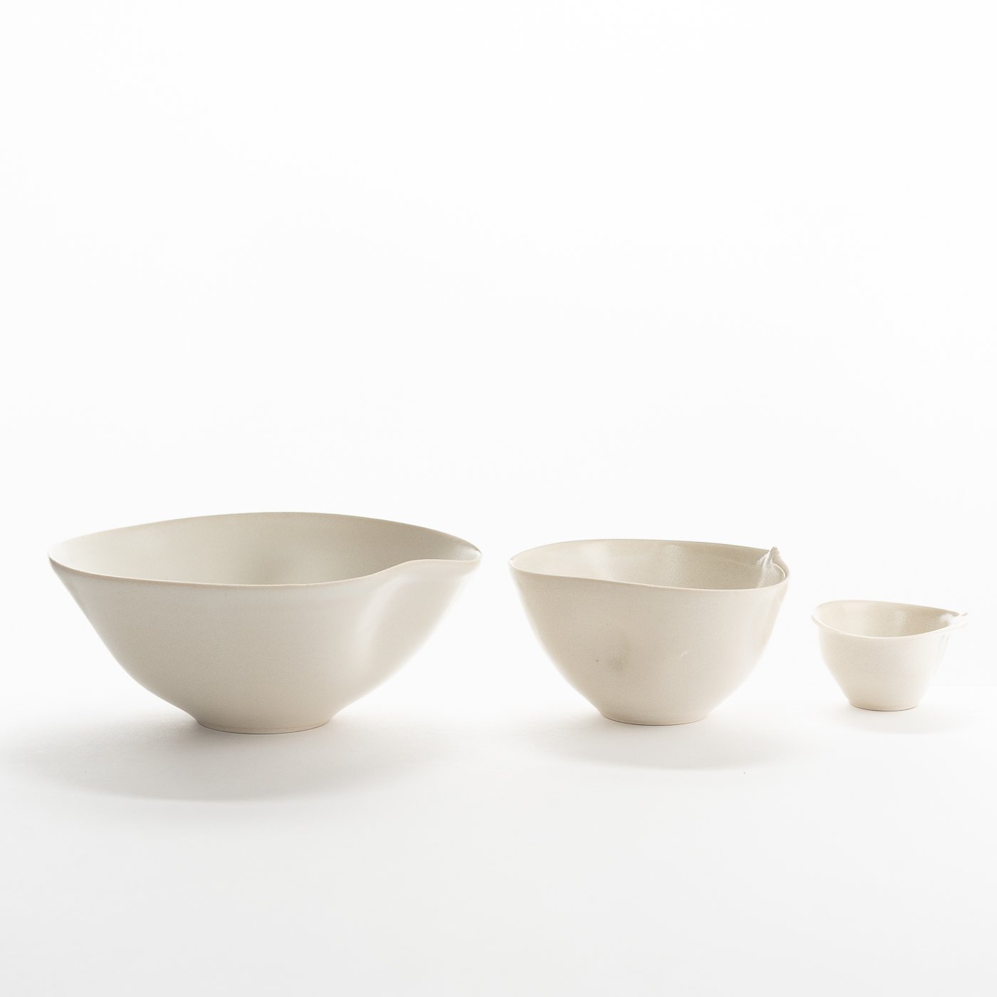 HK293Y435 Magnolia Dances Set of 3 Bowls