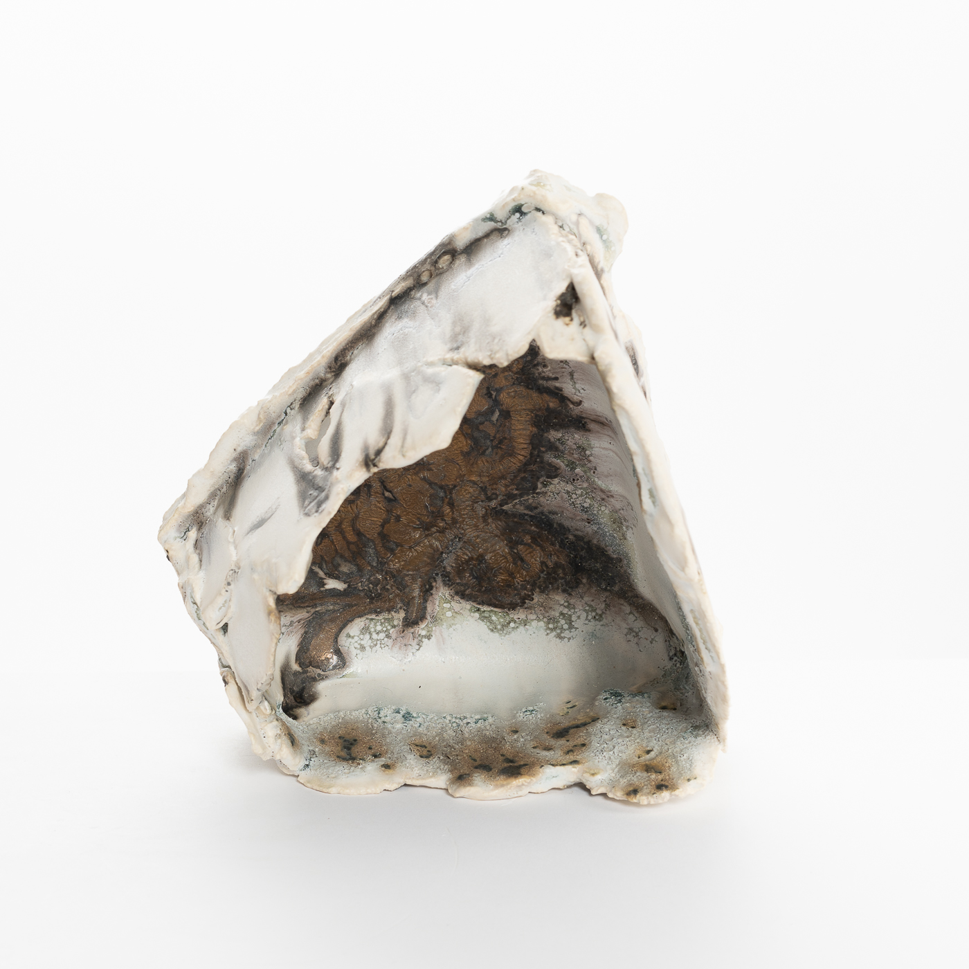 KW568Y10 Asymmetrical Vessel