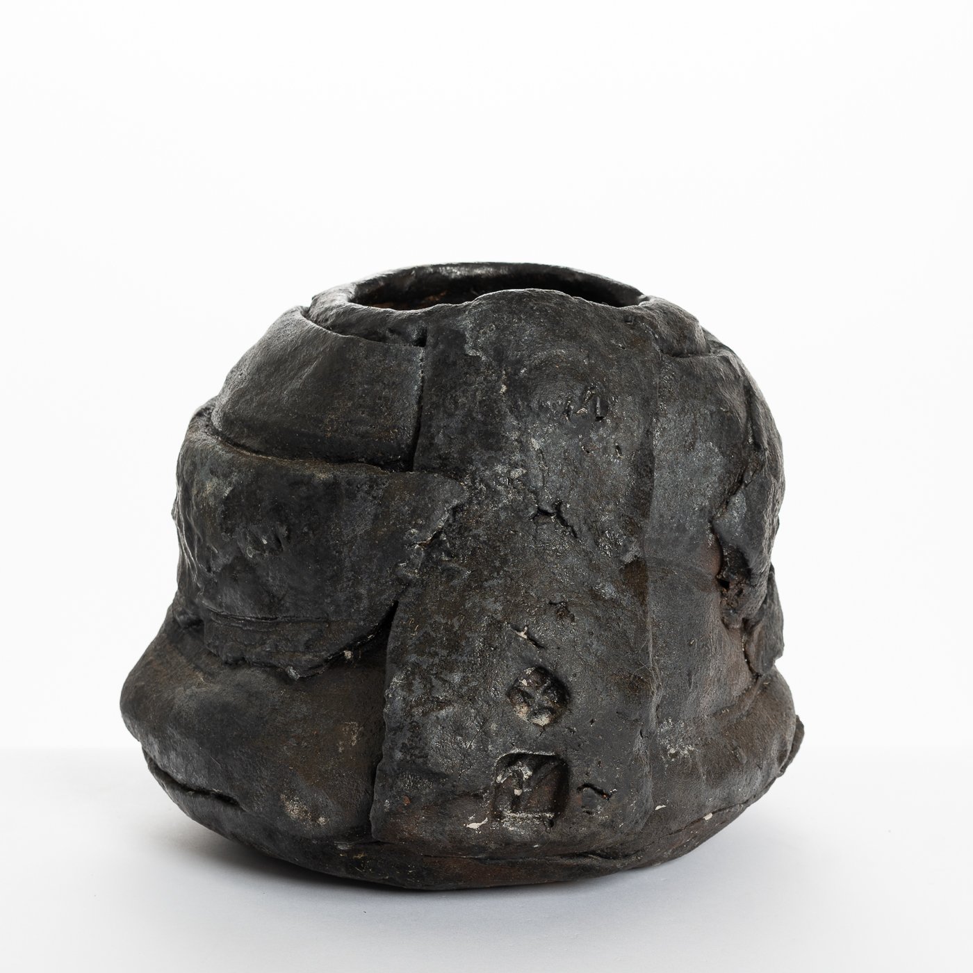 CB310Y213 Black Vessel