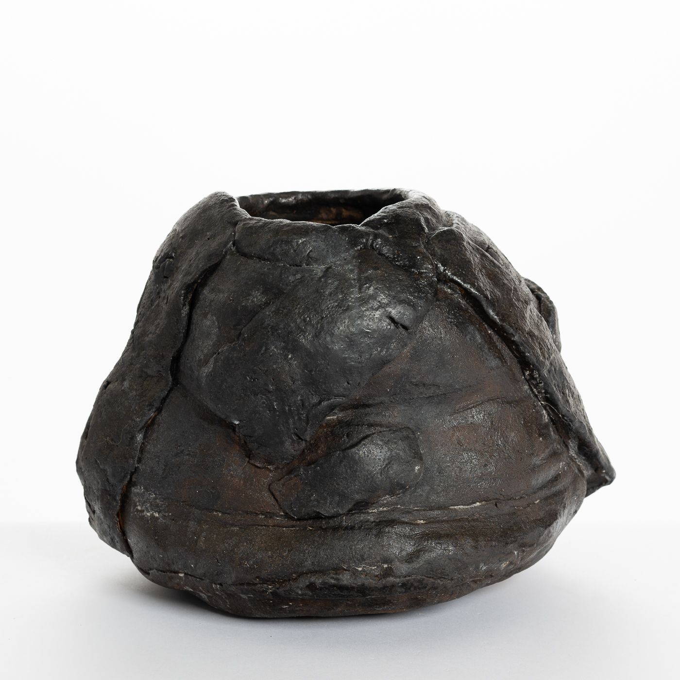 CB310Y213 Black Vessel