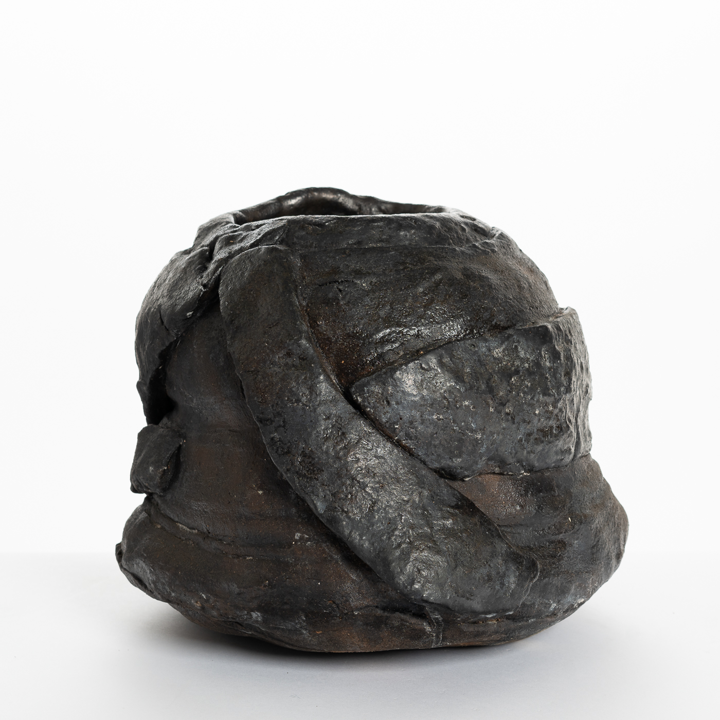 CB310Y213 Black Vessel