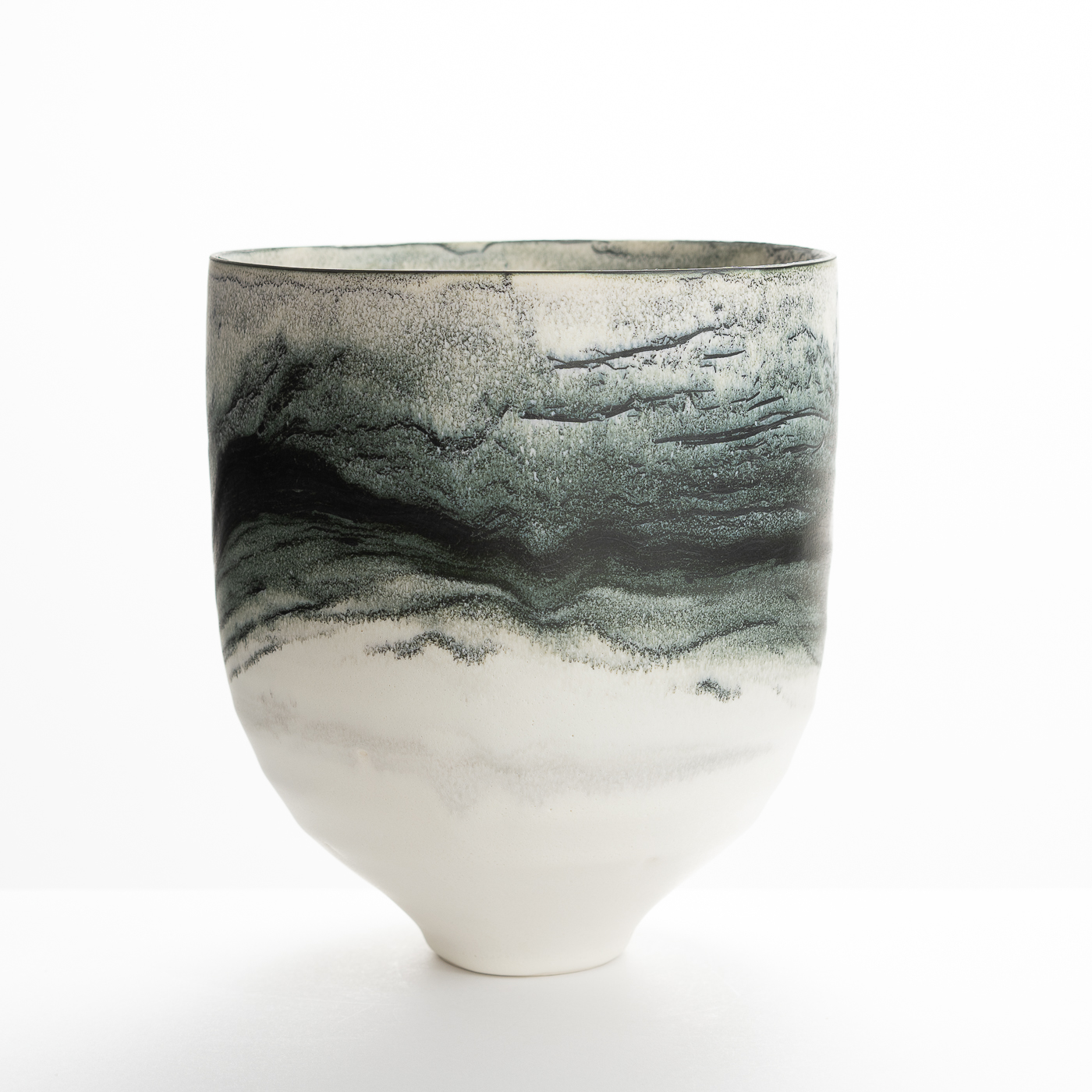 KC225Y463 Limoges Porcelain Bowl