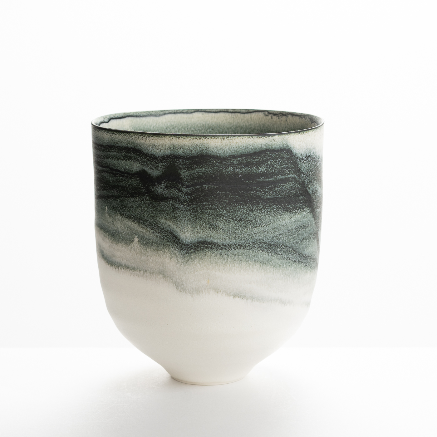 KC225Y464 Limoges Porcelain Bowl