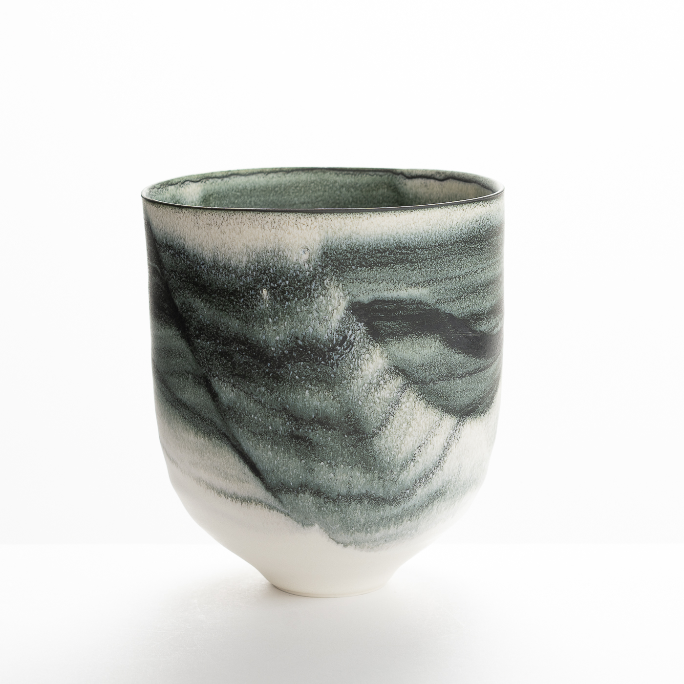 KC225Y464 Limoges Porcelain Bowl