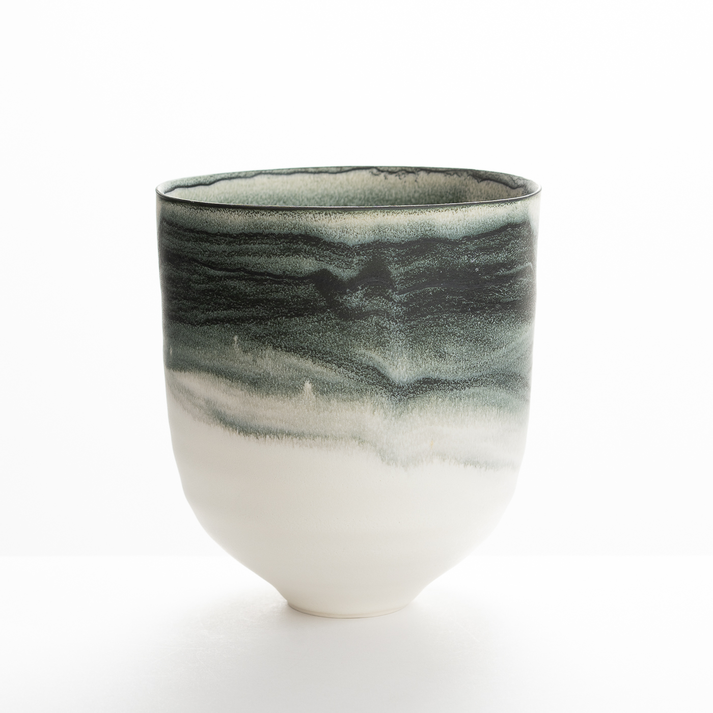 KC225Y464 Limoges Porcelain Bowl