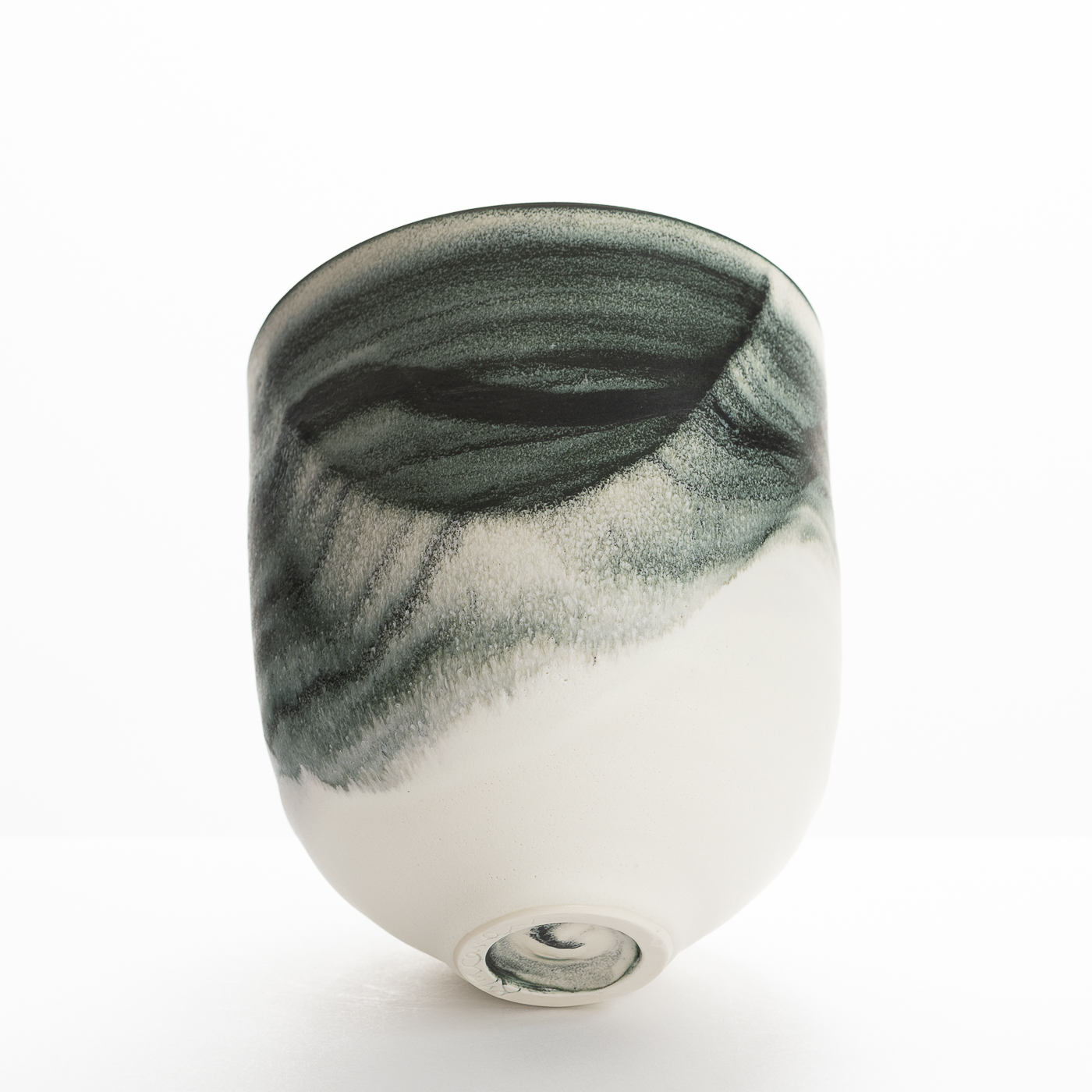 KC225Y464 Limoges Porcelain Bowl