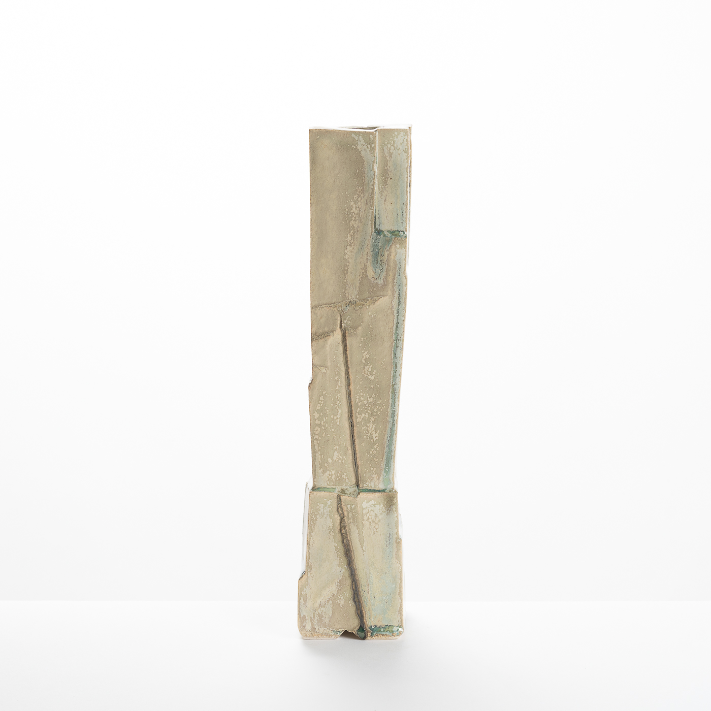 DB215Y49 Tall Two-Part Vase