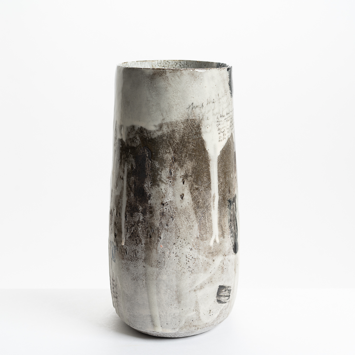 FT265Y129 Vase 'Altered Animals'