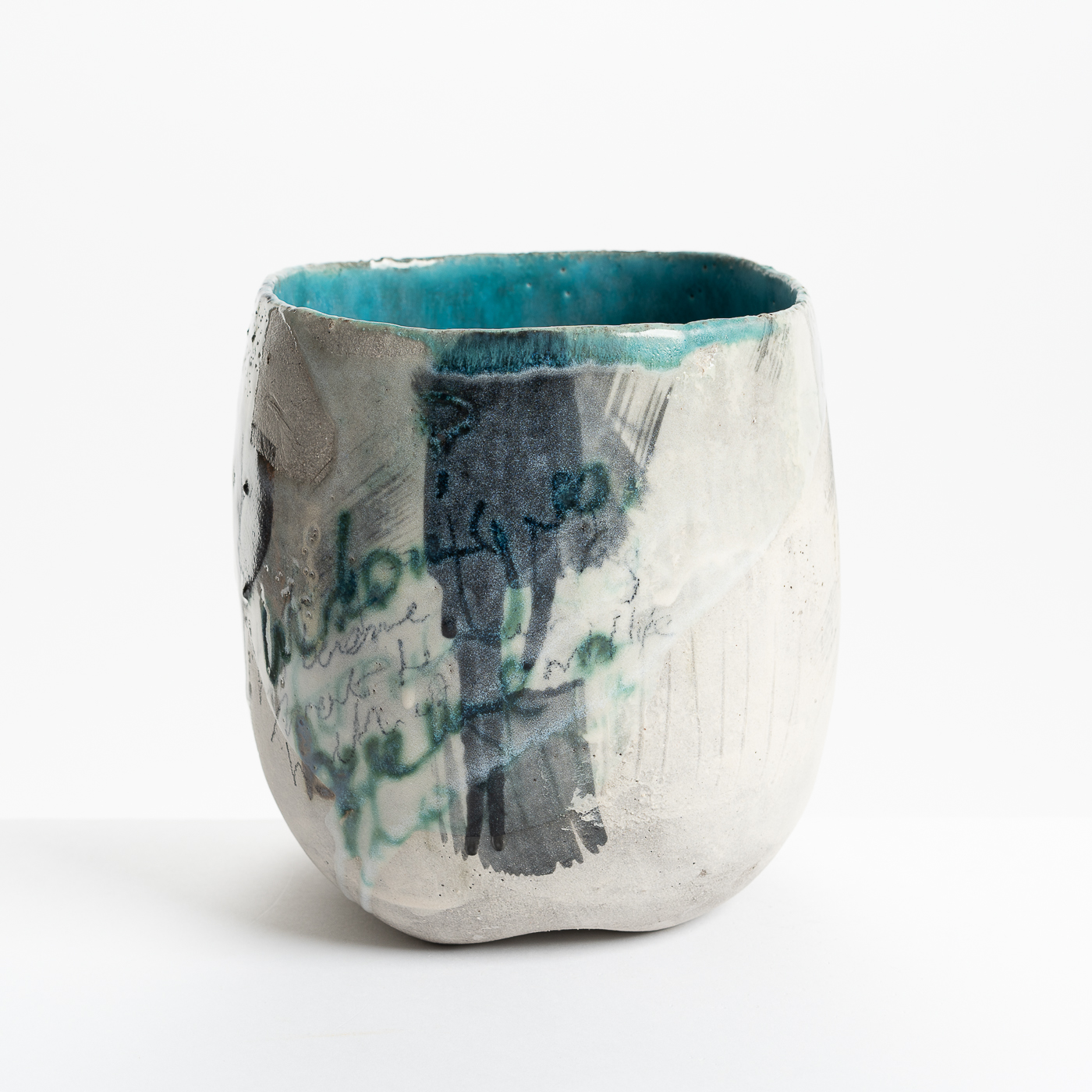 FT265Y130 Bowl 'Altered Animals'